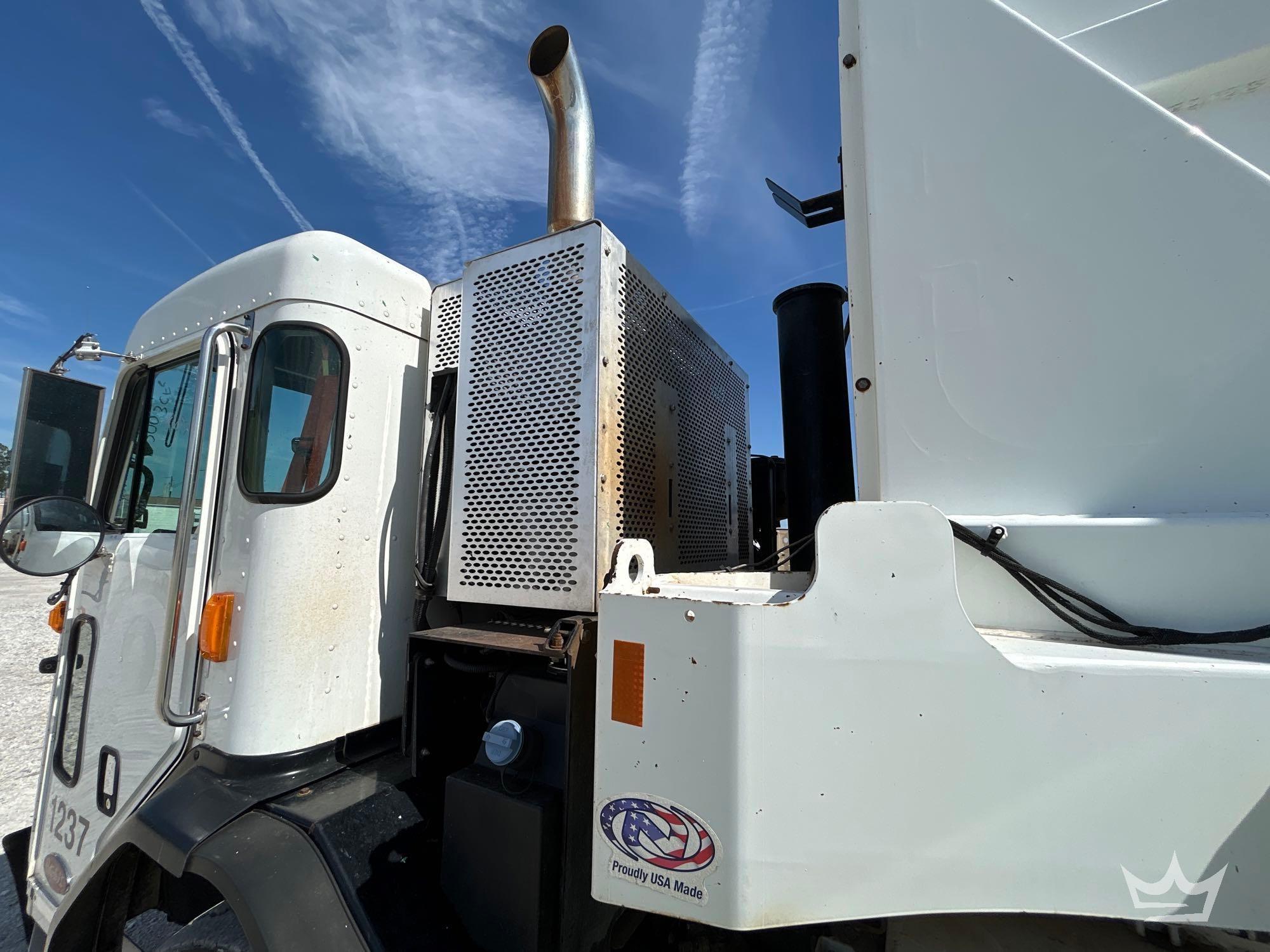 2017 Peterbilt 520