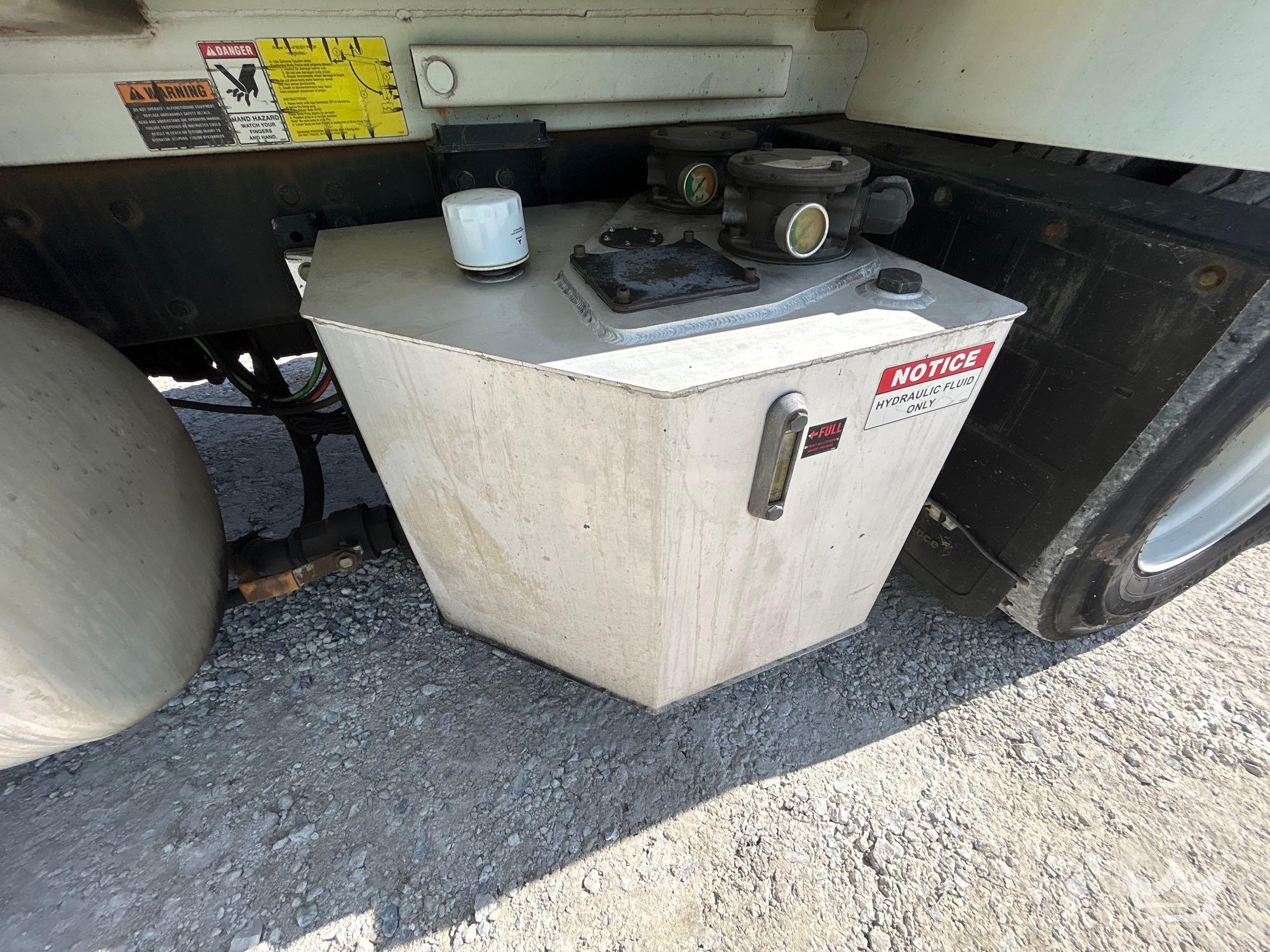 2017 Peterbilt 520