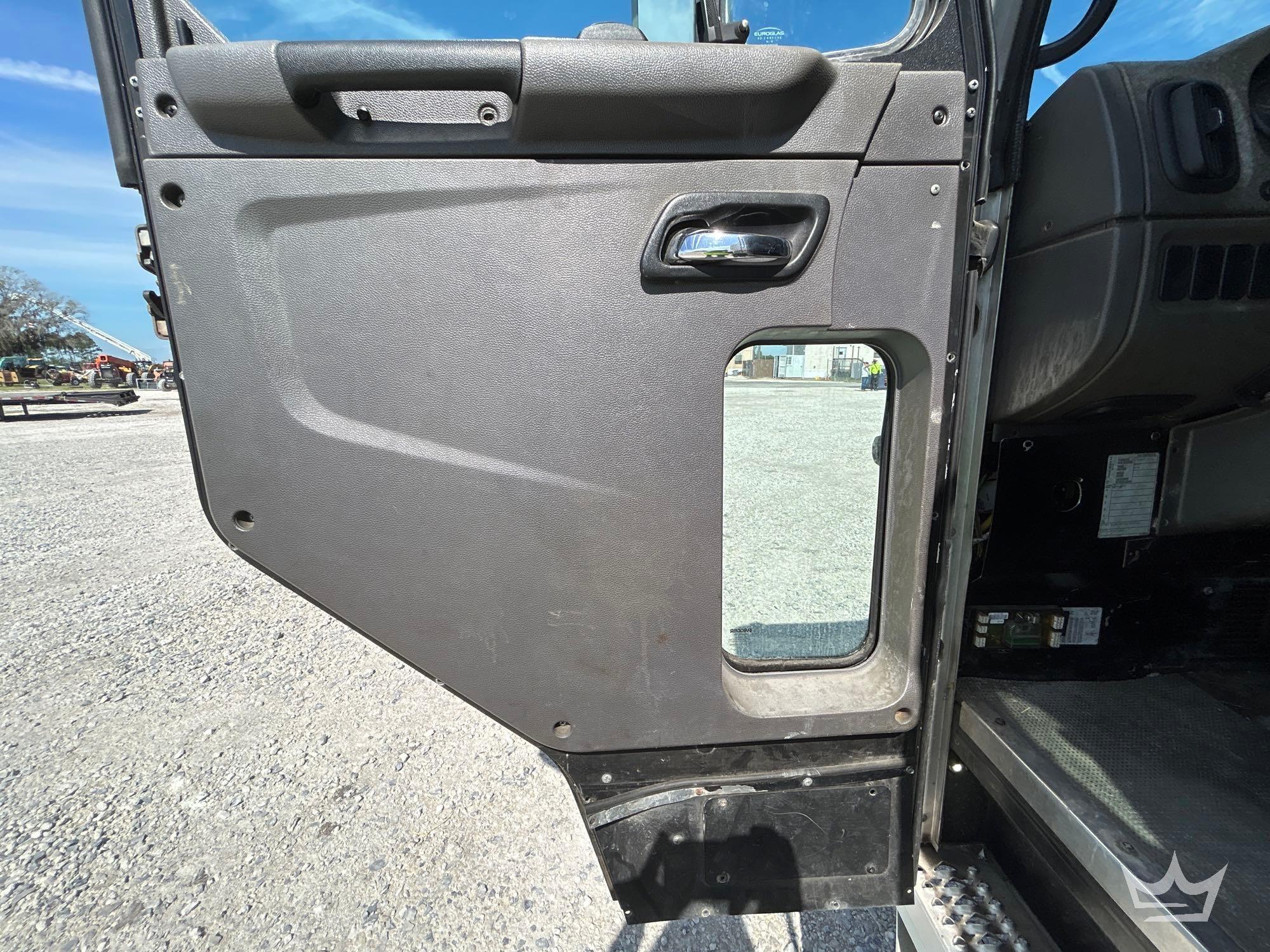 2017 Peterbilt 520