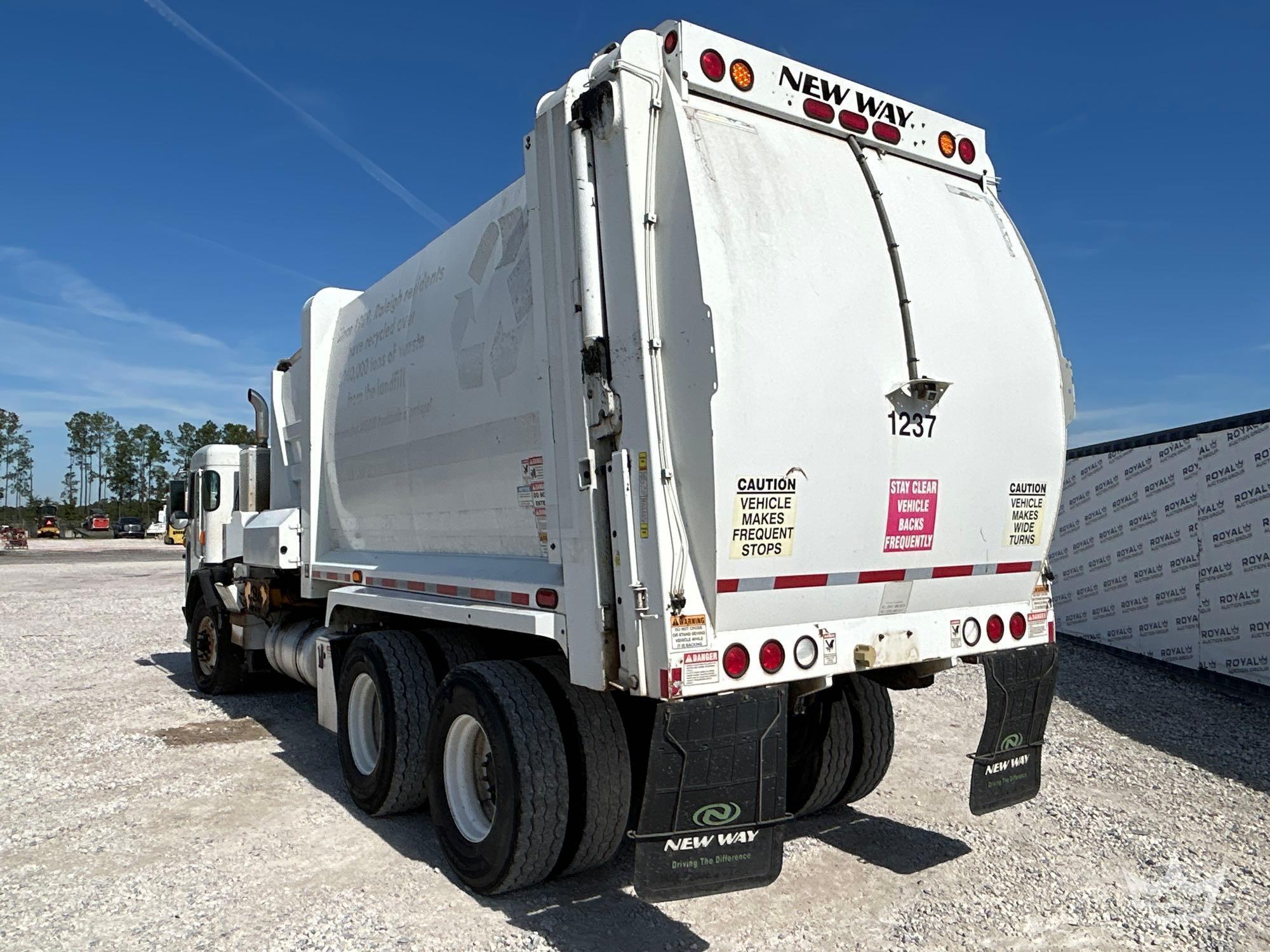 2017 Peterbilt 520