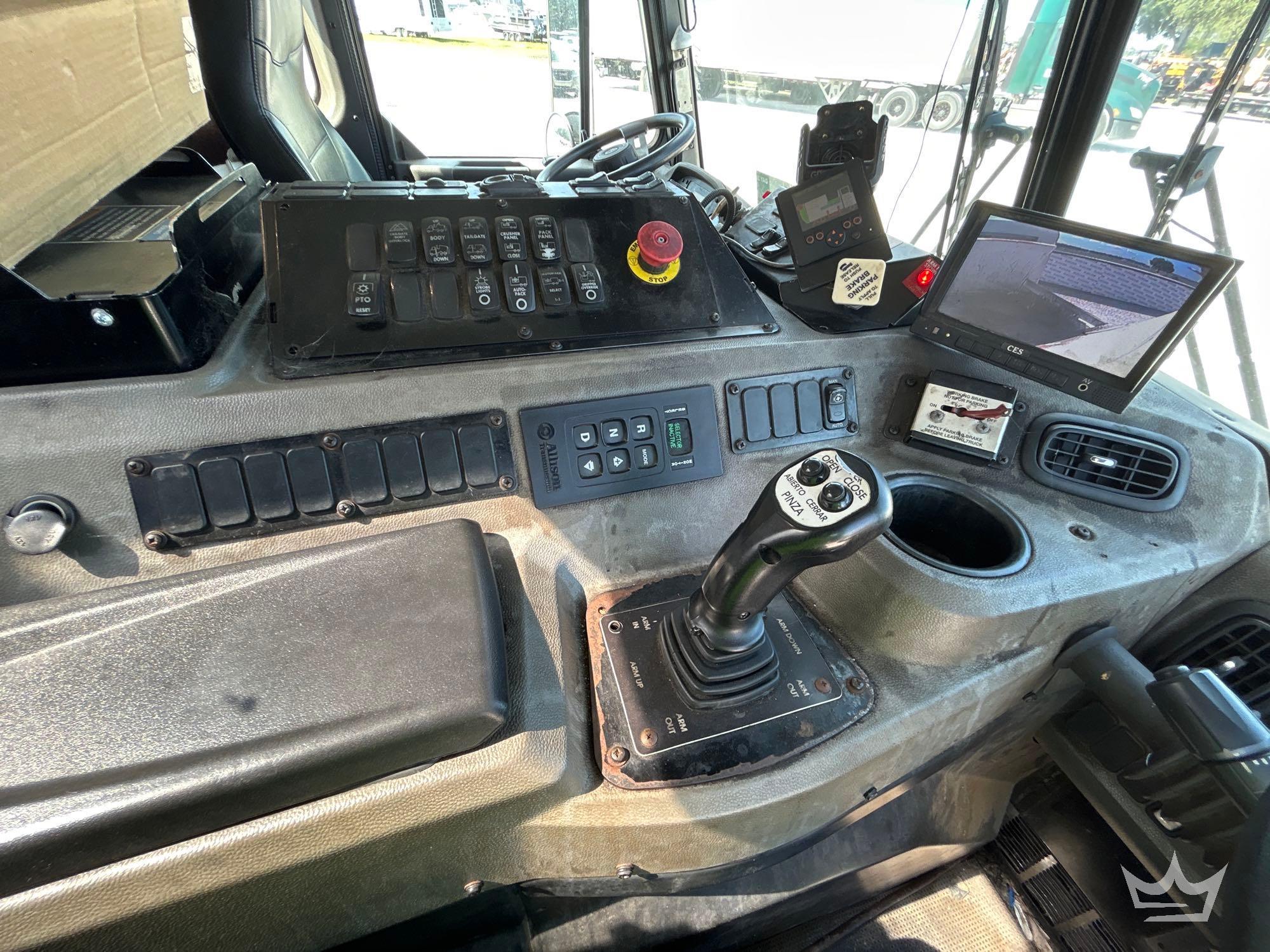 2017 Peterbilt 520