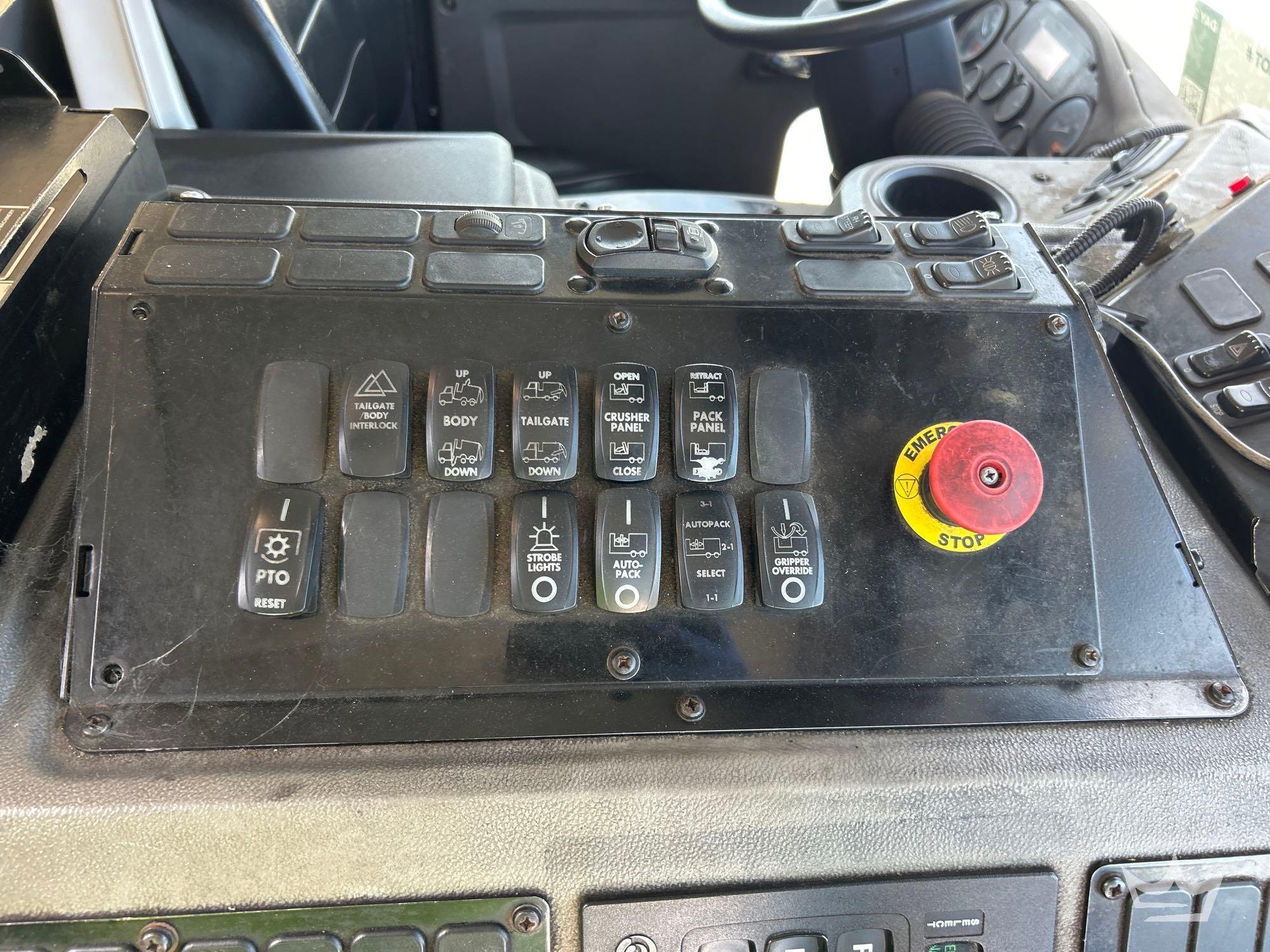 2017 Peterbilt 520