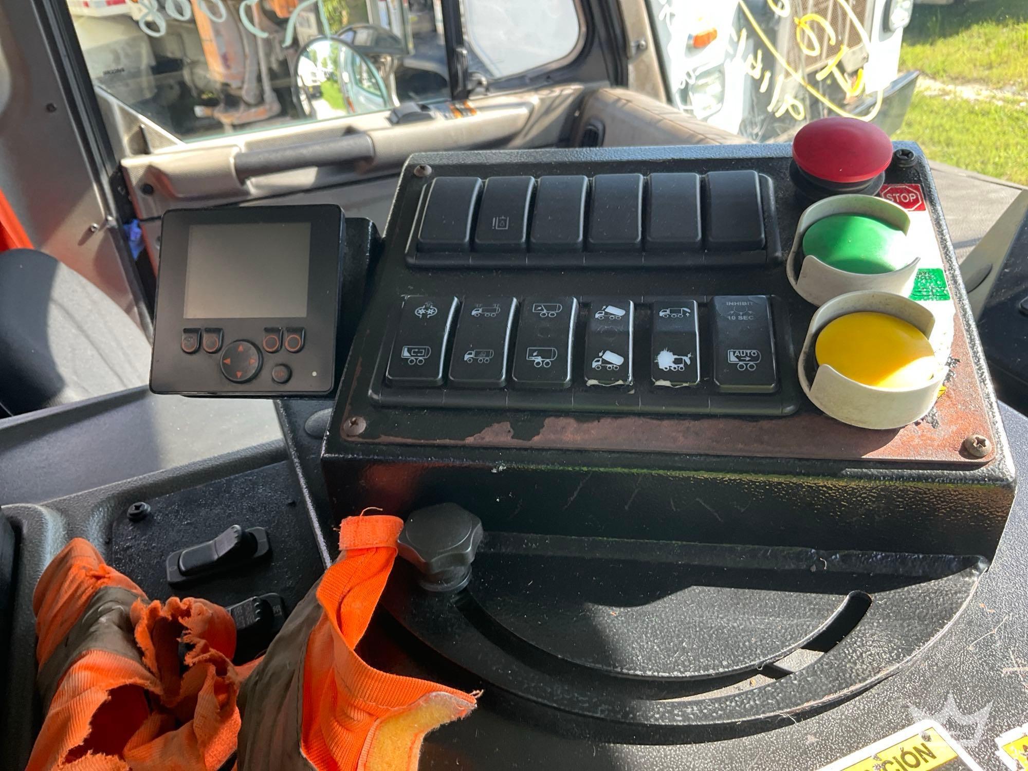 2019 Peterbilt 520