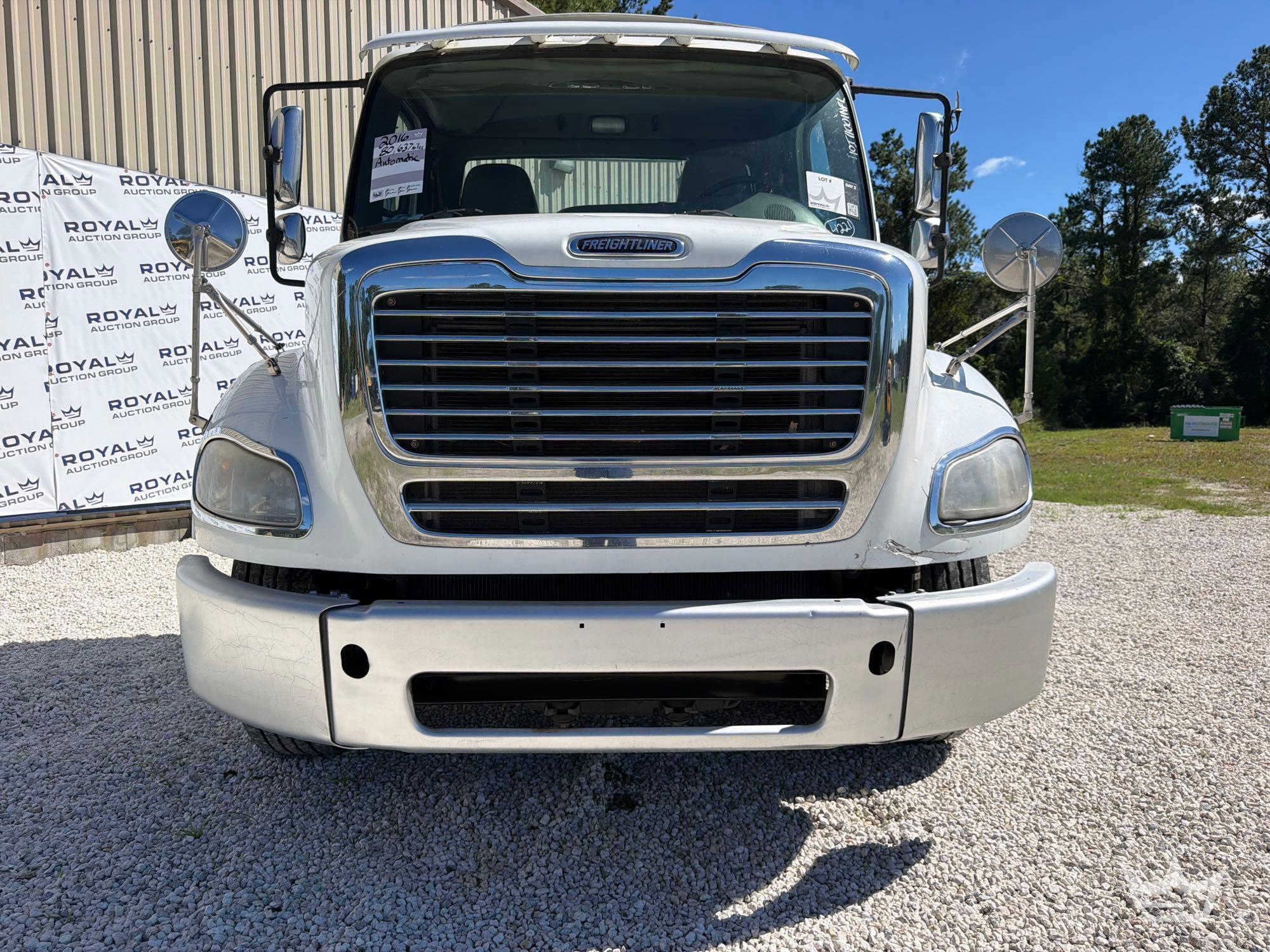 2016 Freightliner M2