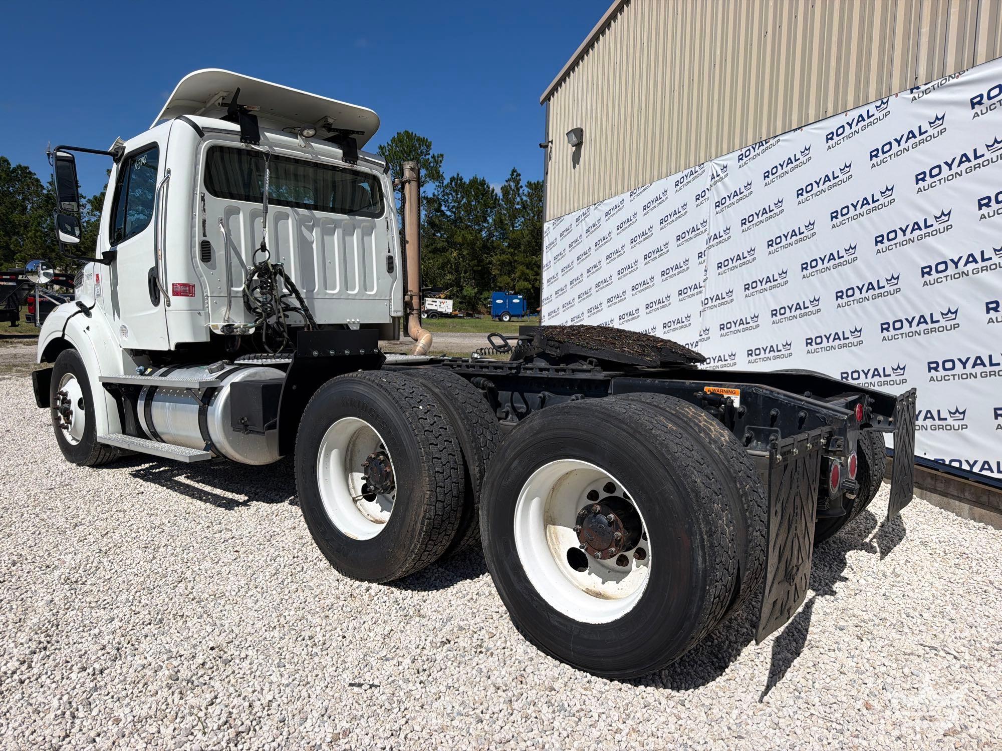 2016 Freightliner M2
