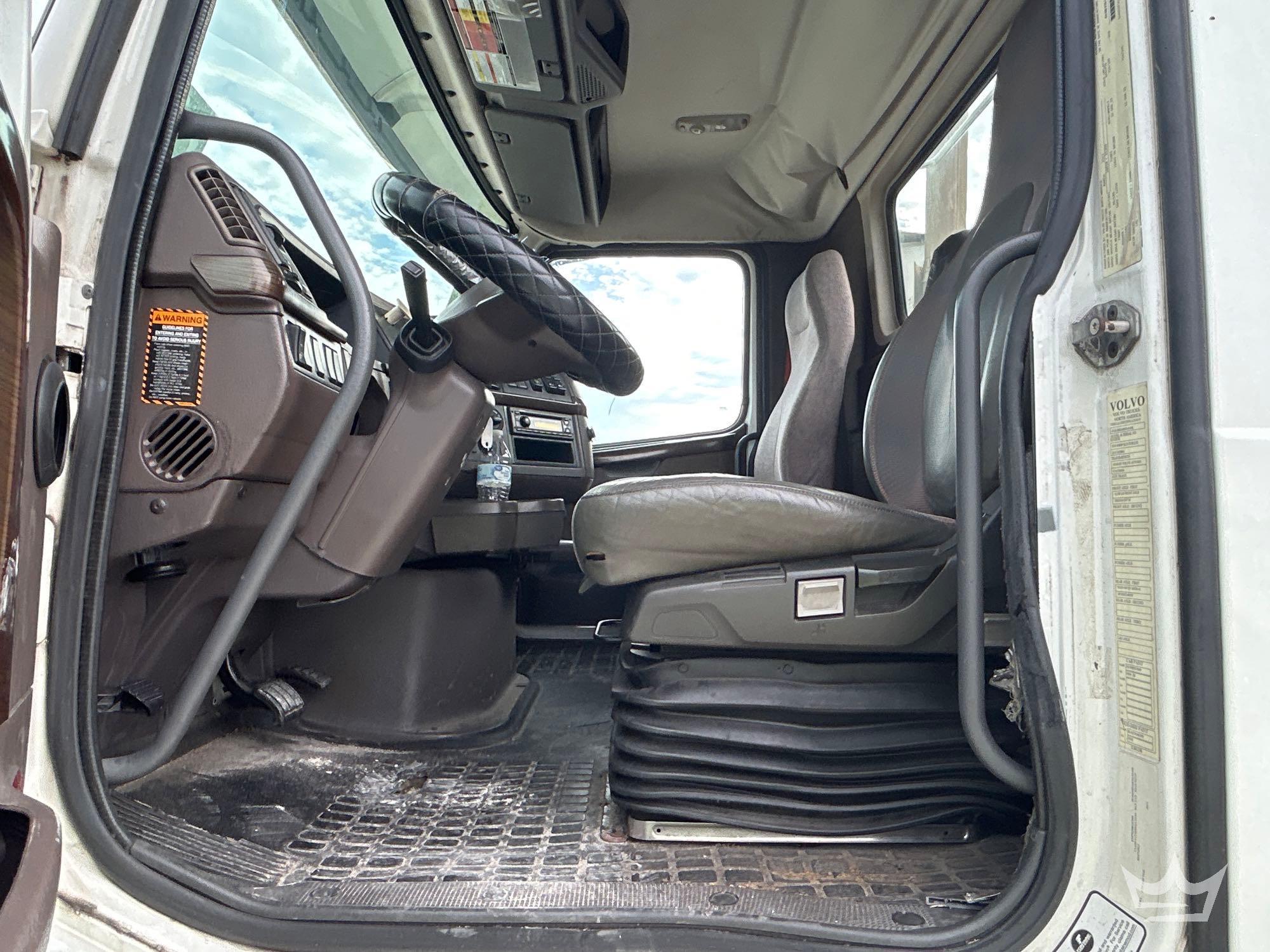 2014 Volvo VNL