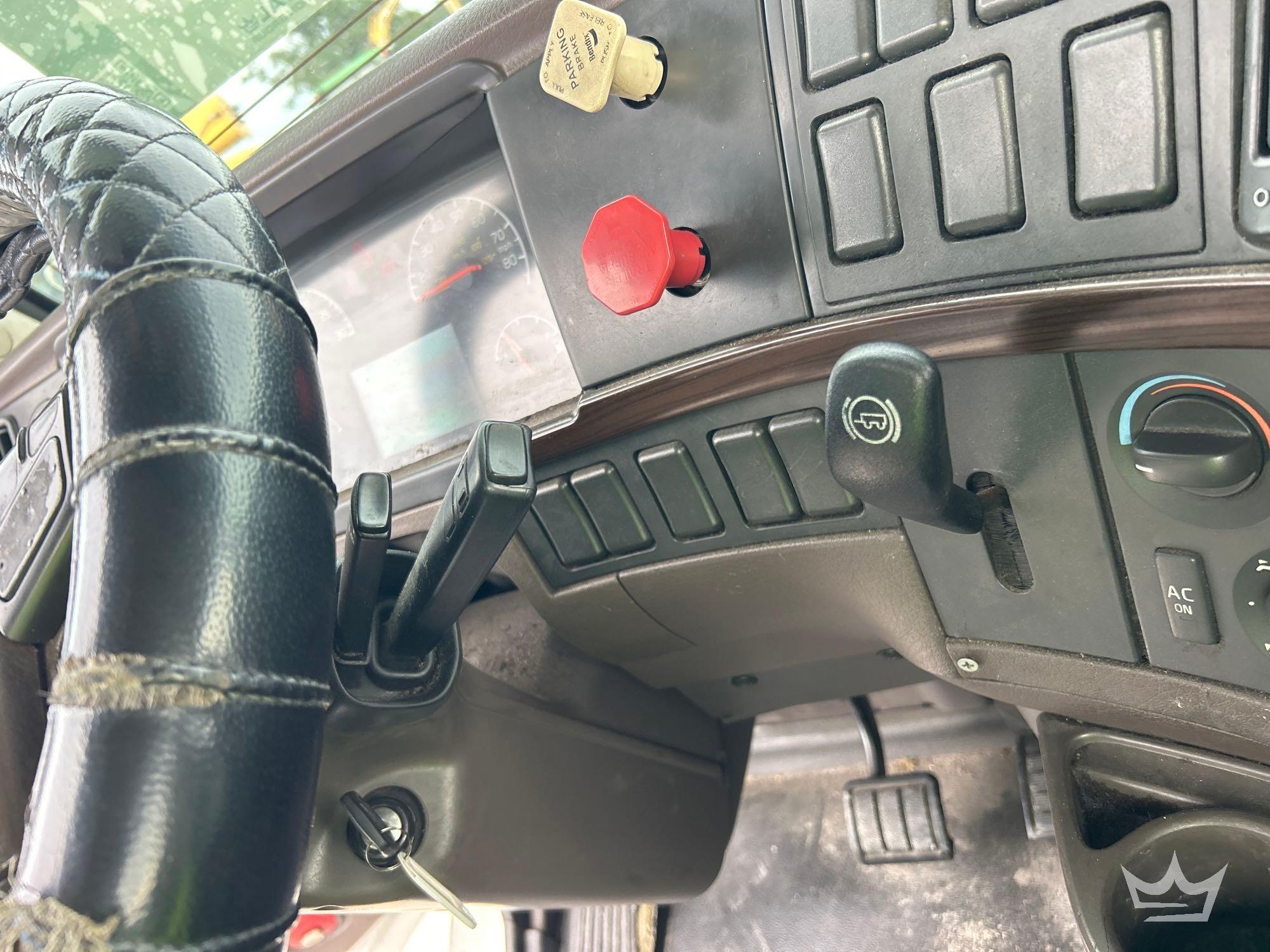 2014 Volvo VNL