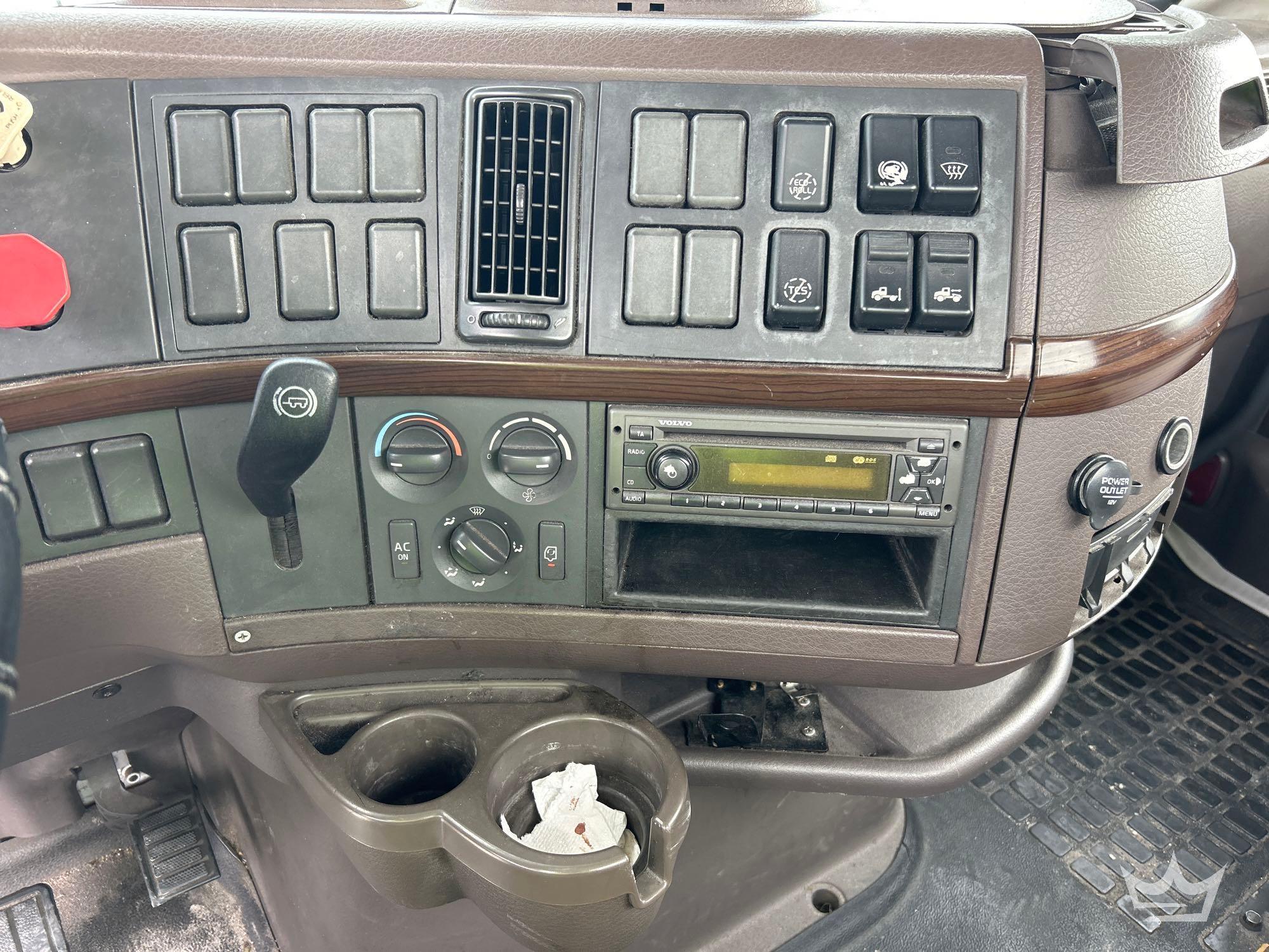 2014 Volvo VNL