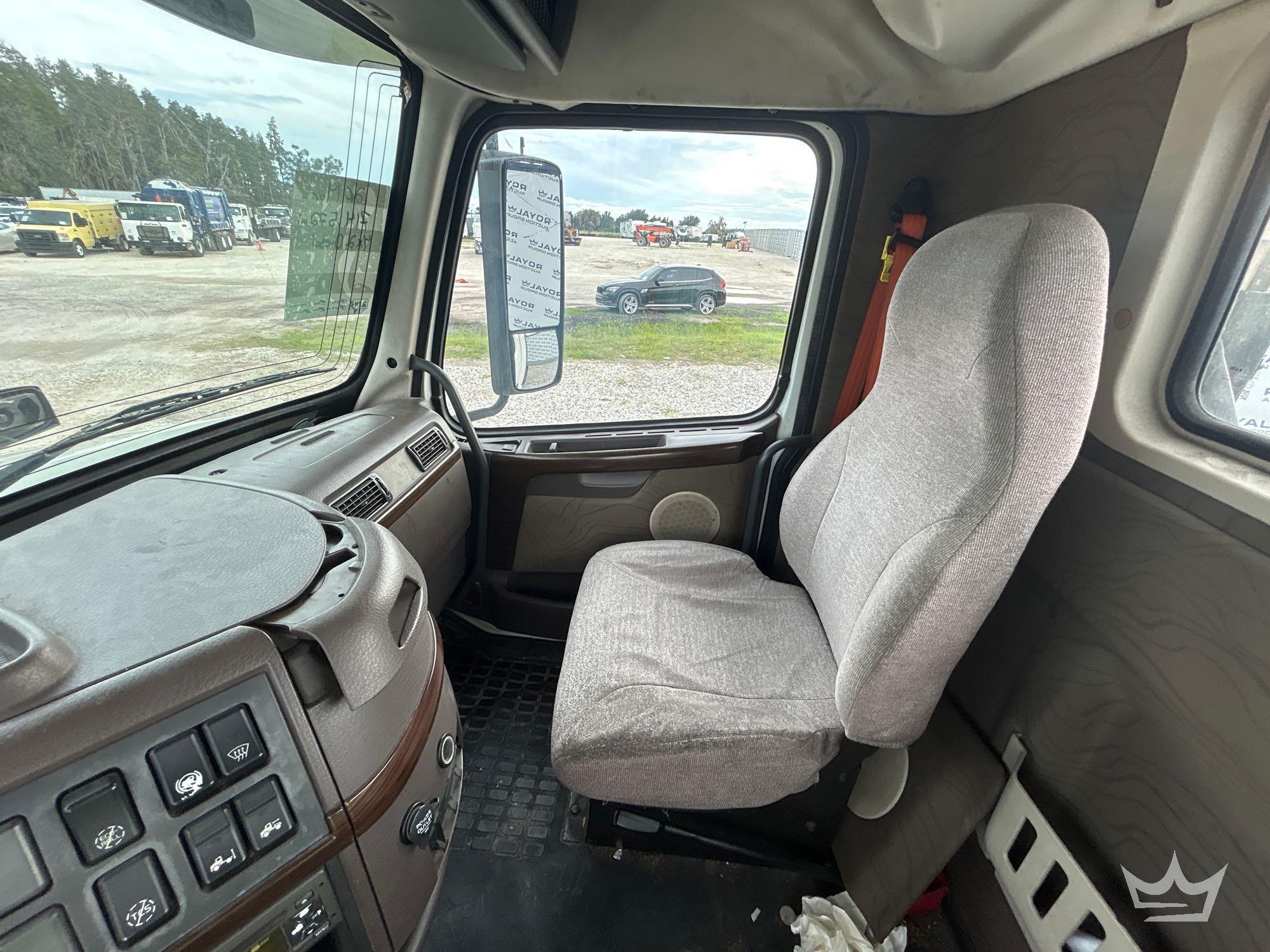 2014 Volvo VNL