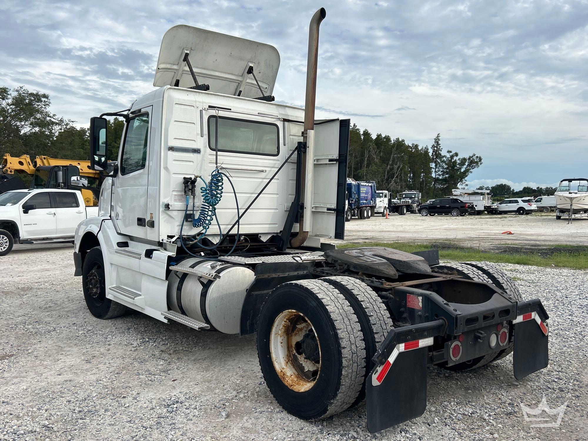 2014 Volvo VNL