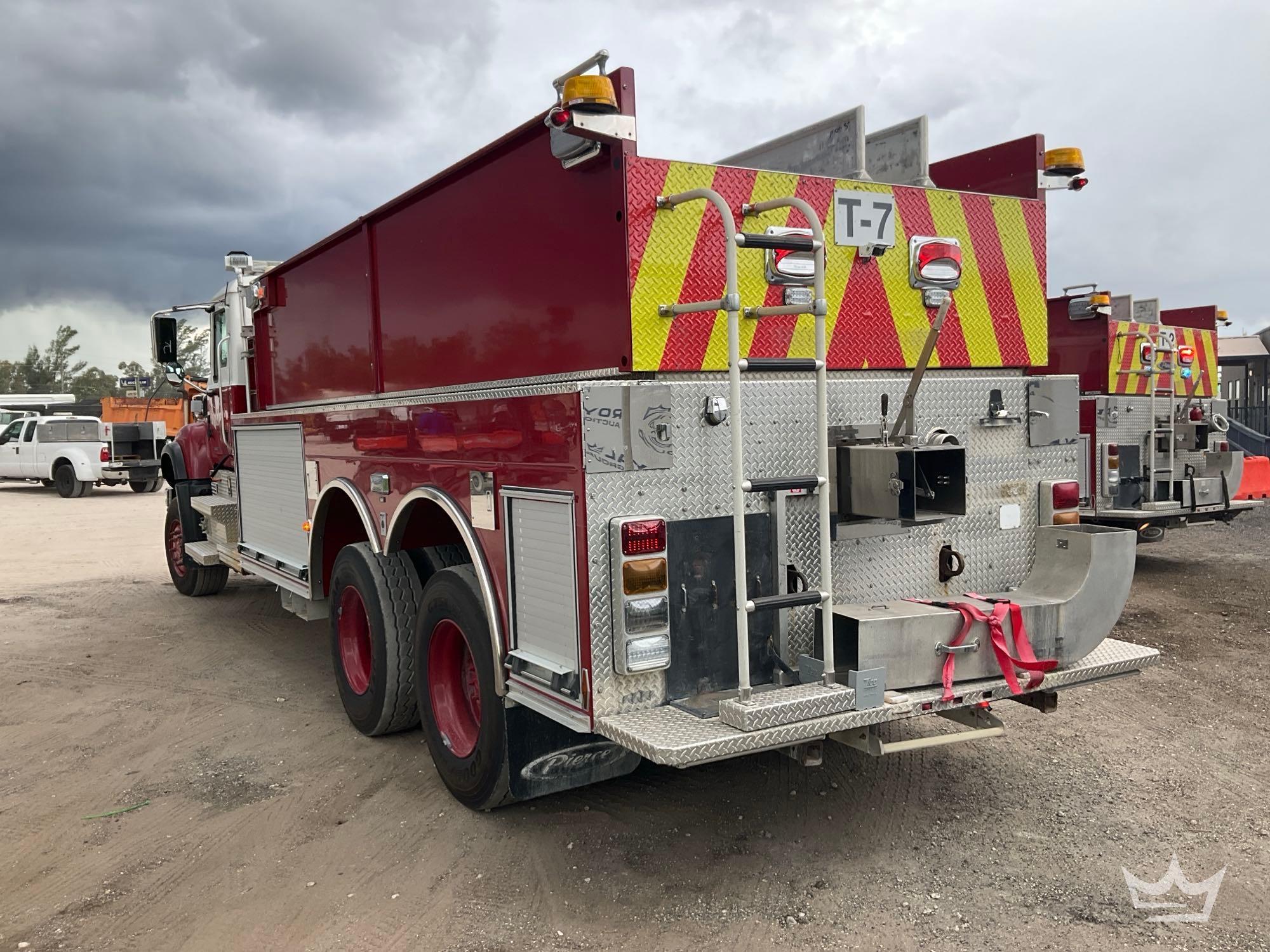 2004 Mack GRANITE CV713