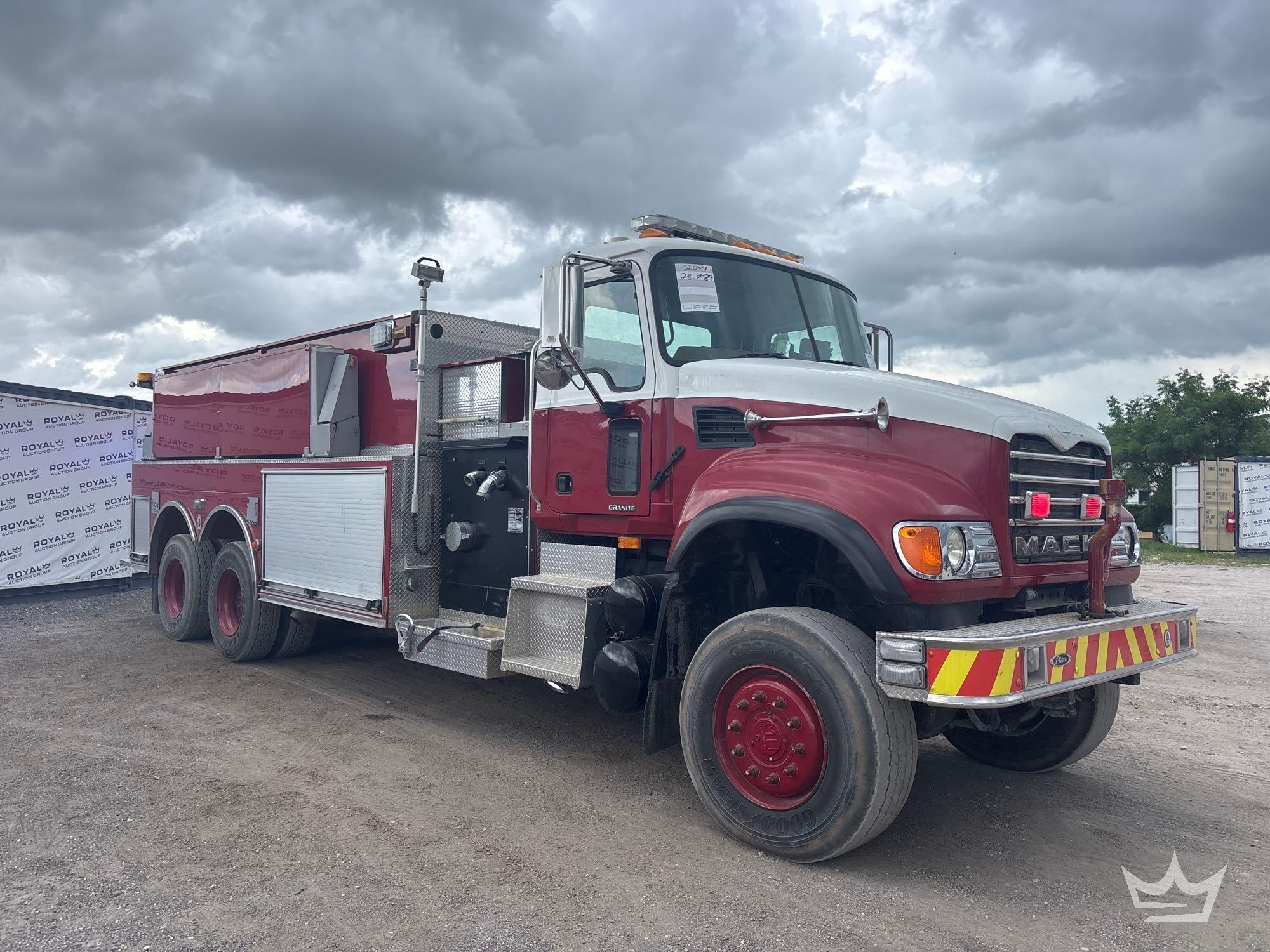 2004 Mack GRANITE CV713