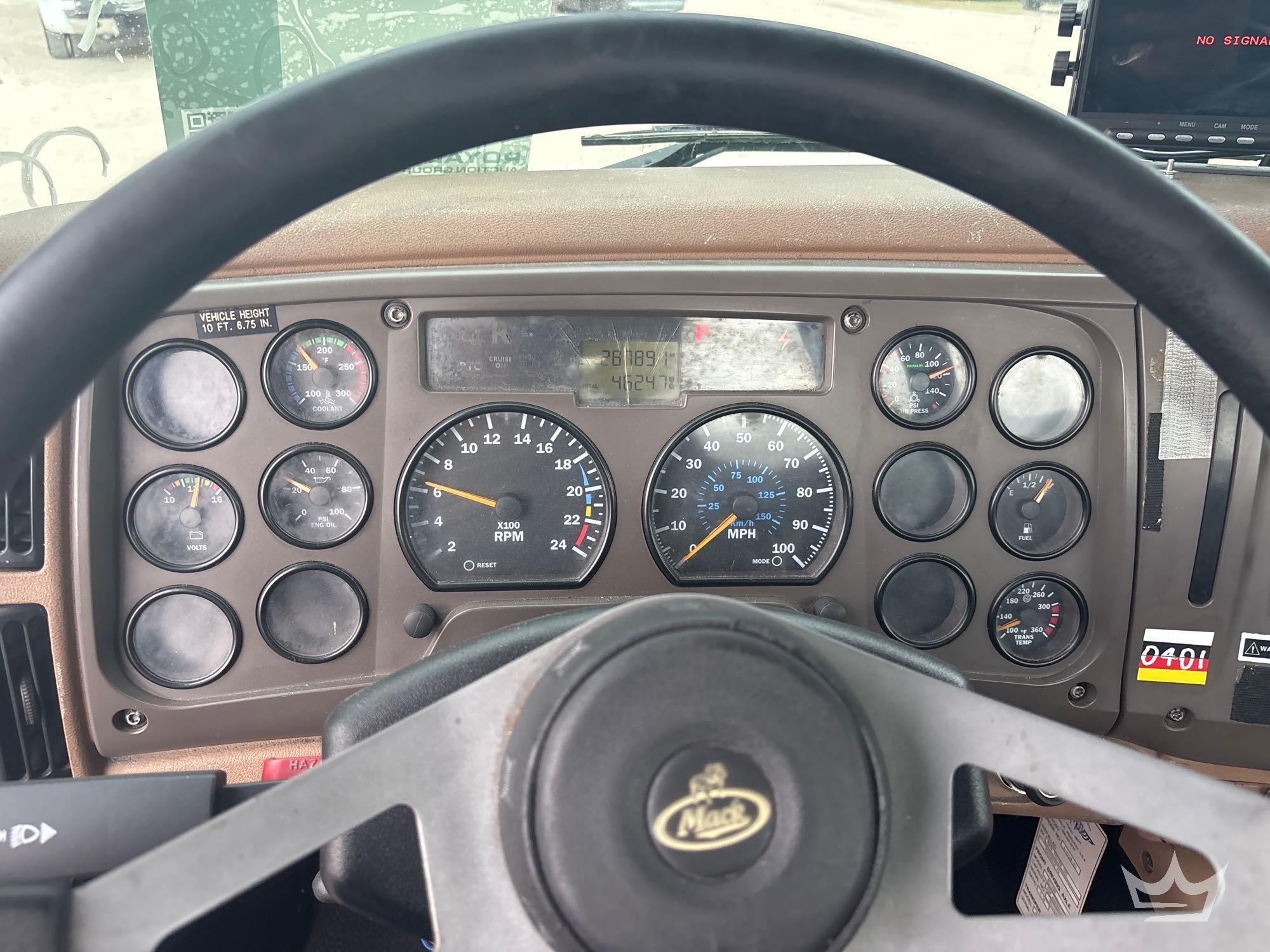 2004 Mack GRANITE CV713