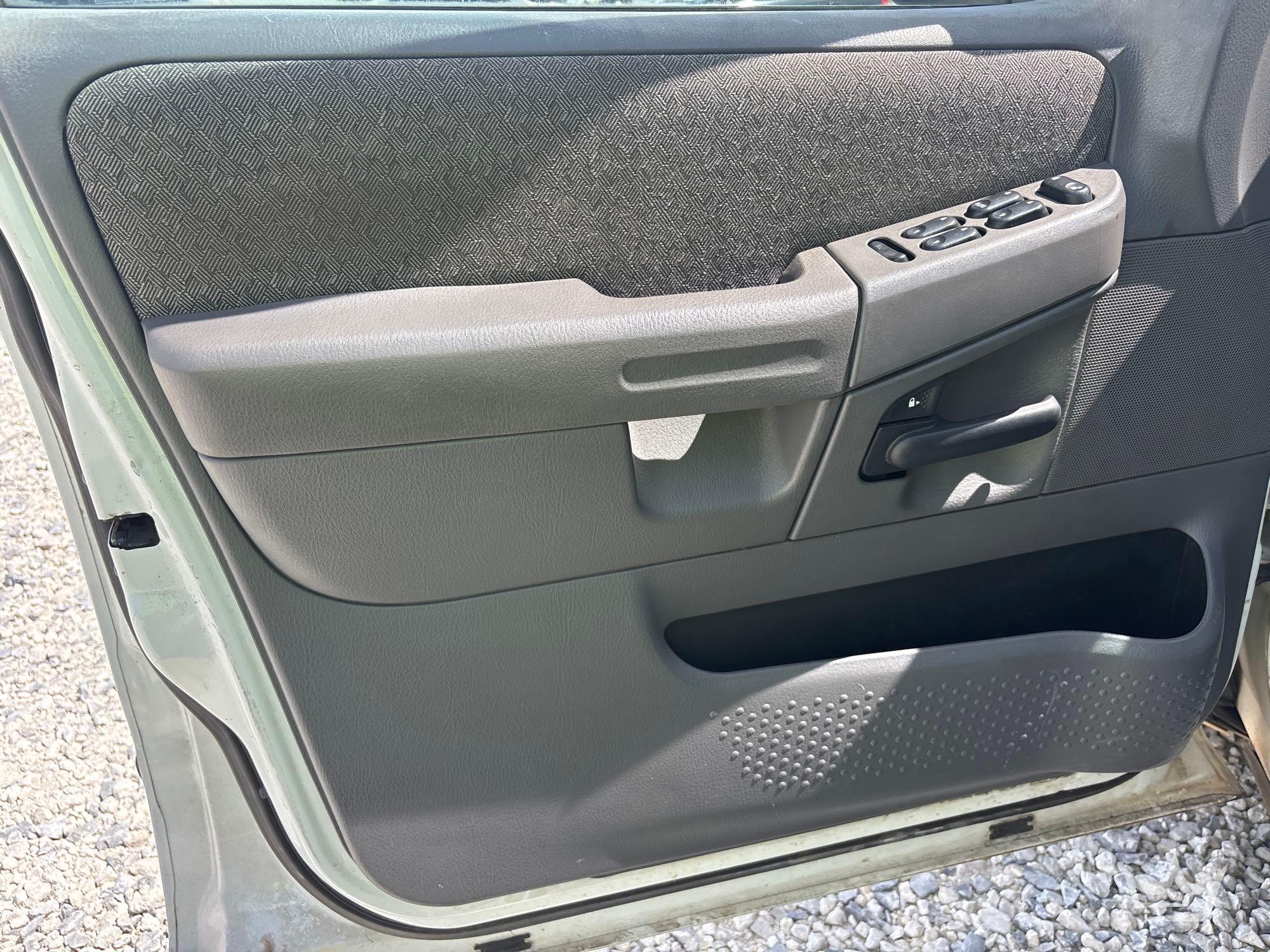 2005 Ford EXPLORER