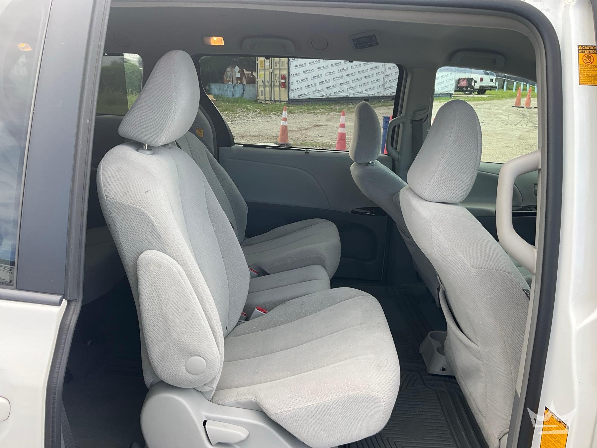 2013 Toyota SIENNA