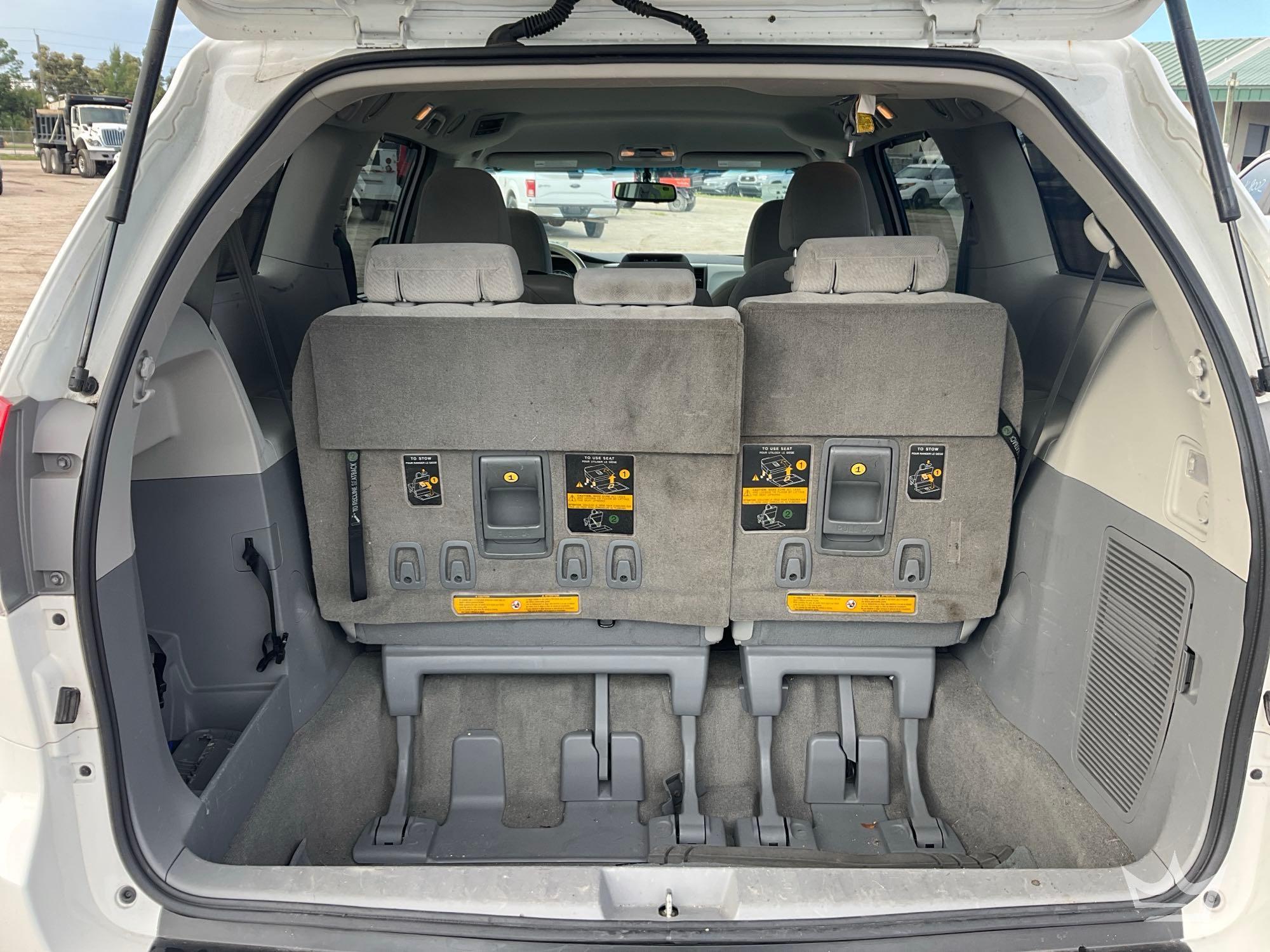 2013 Toyota SIENNA
