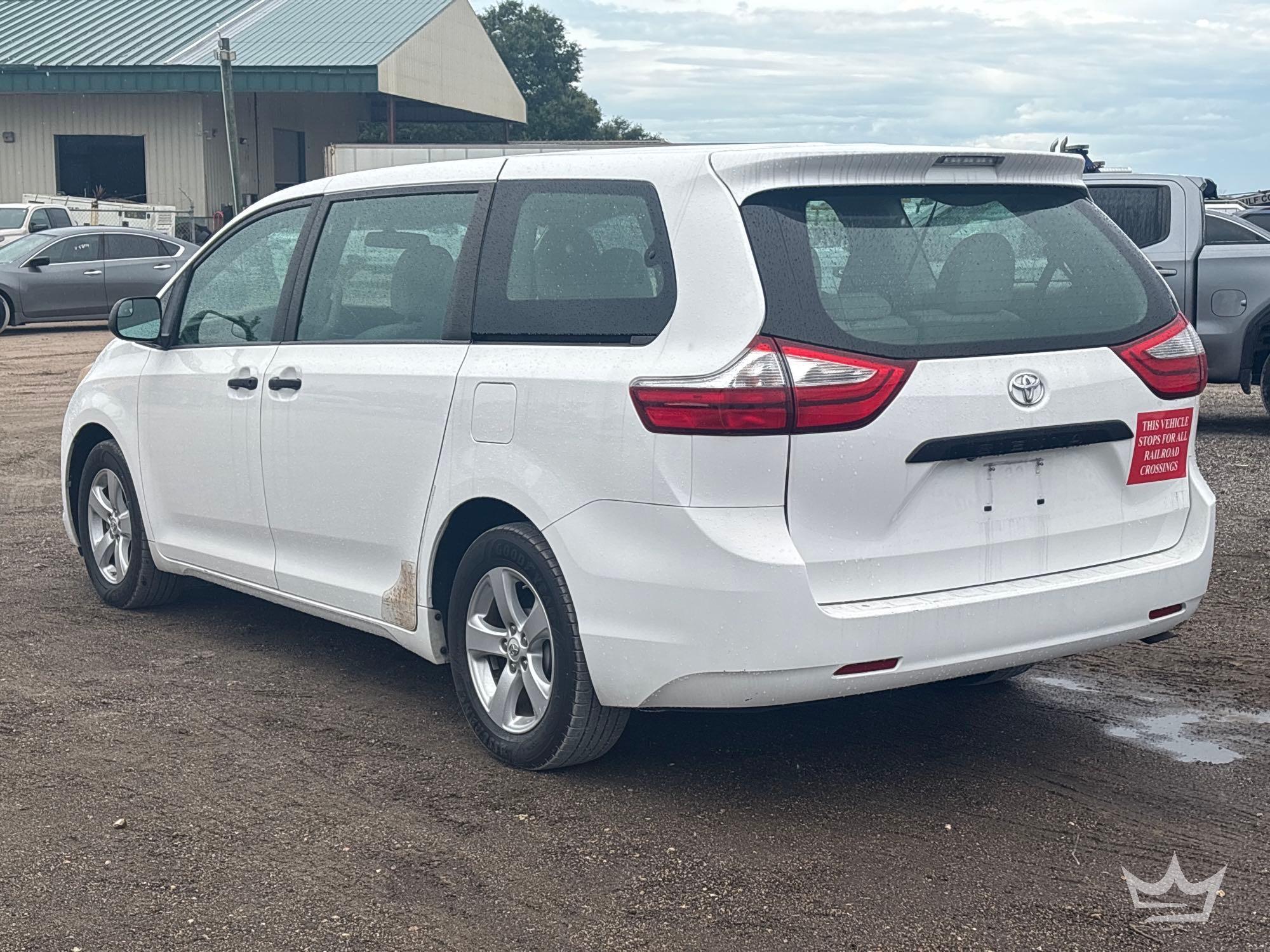 2017 Toyota SIENNA