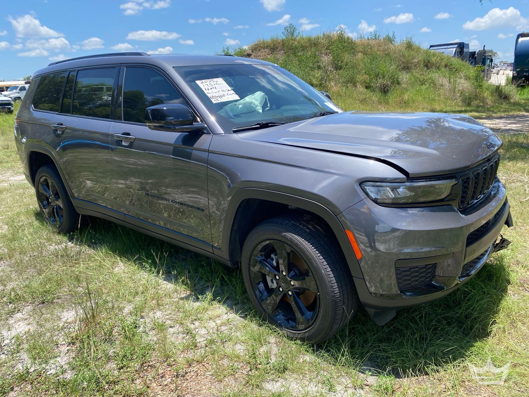2025 Jeep GRAND CHEROKEE