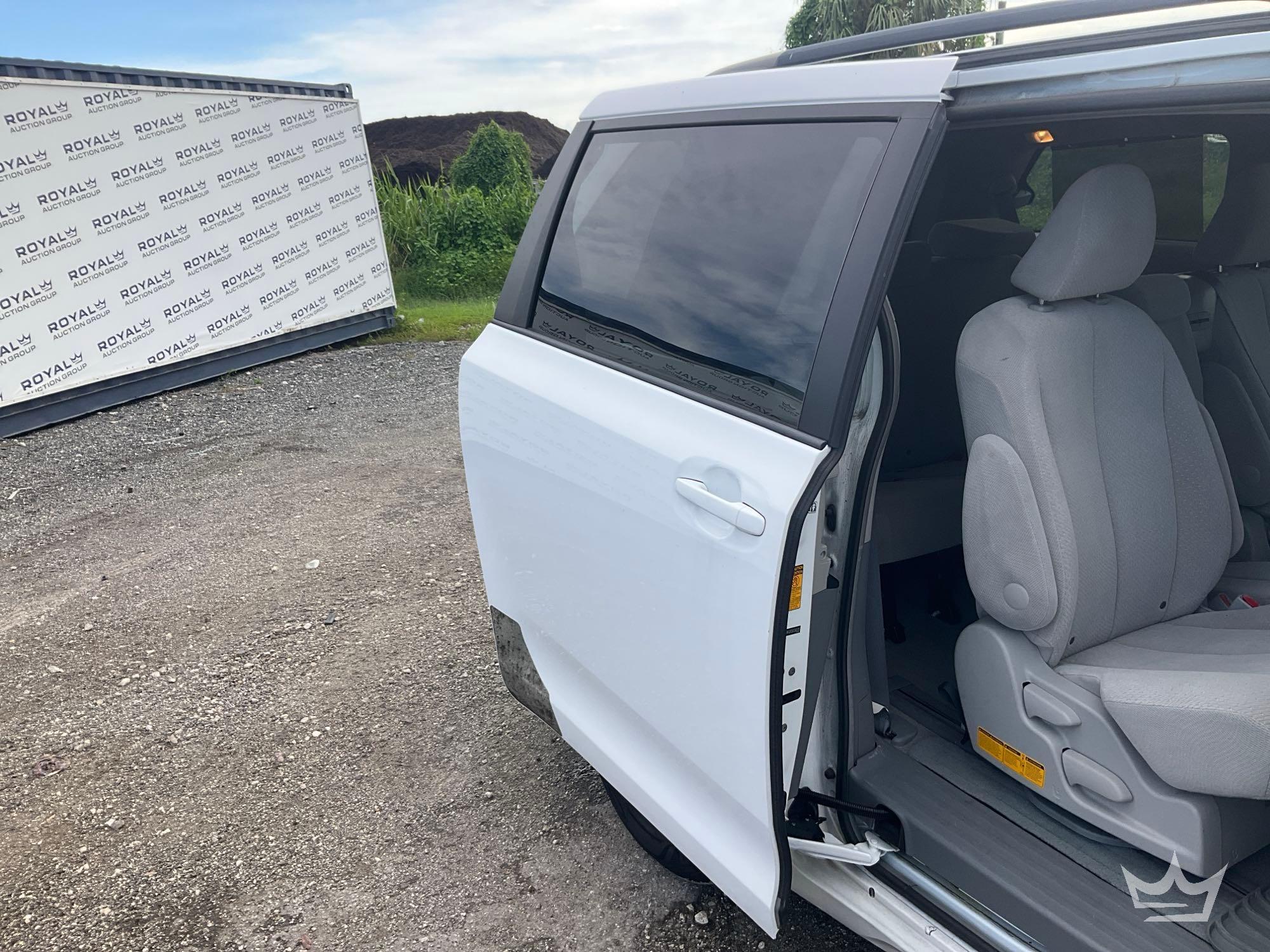 2013 Toyota Sienna