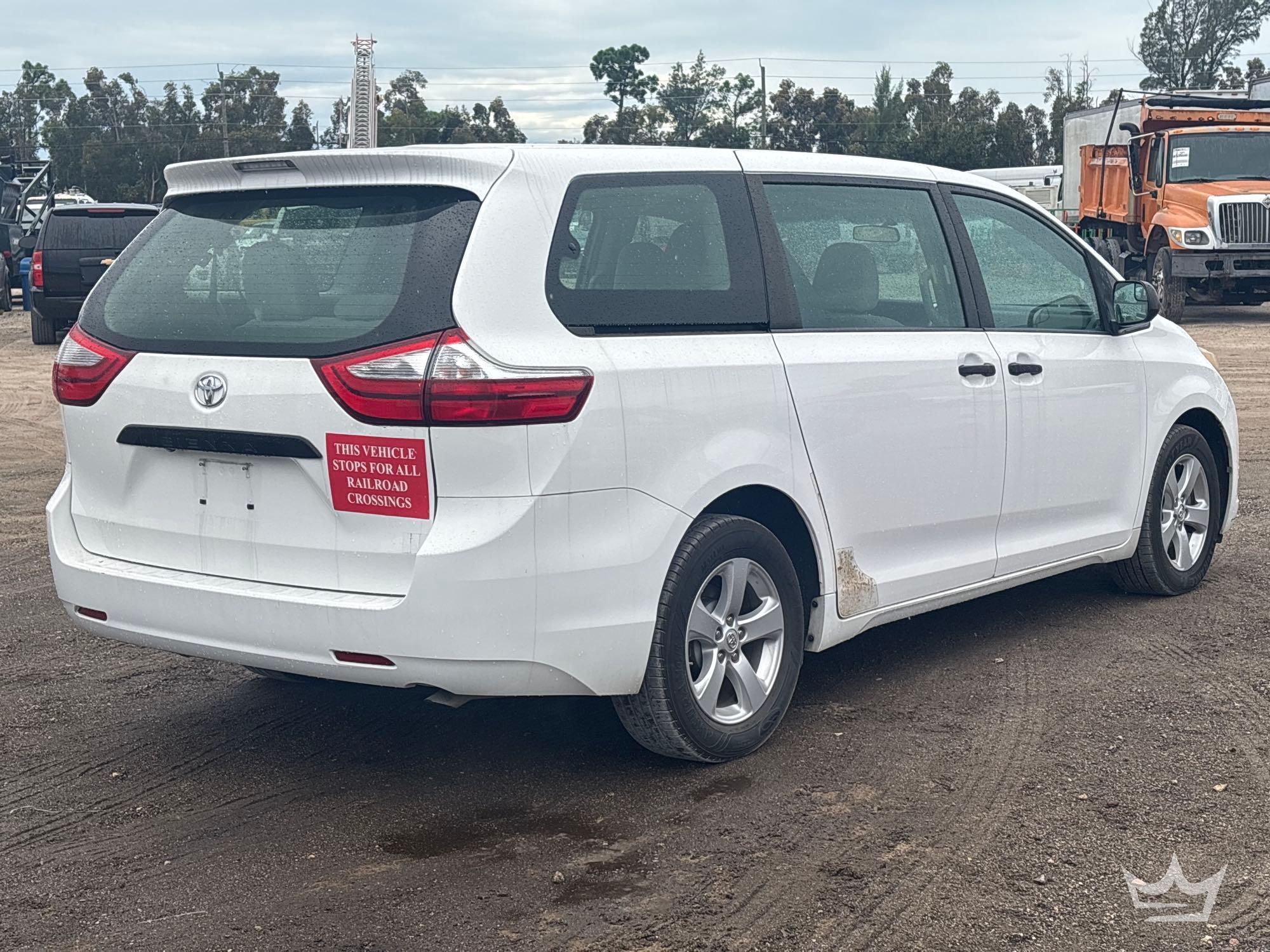 2017 Toyota SIENNA