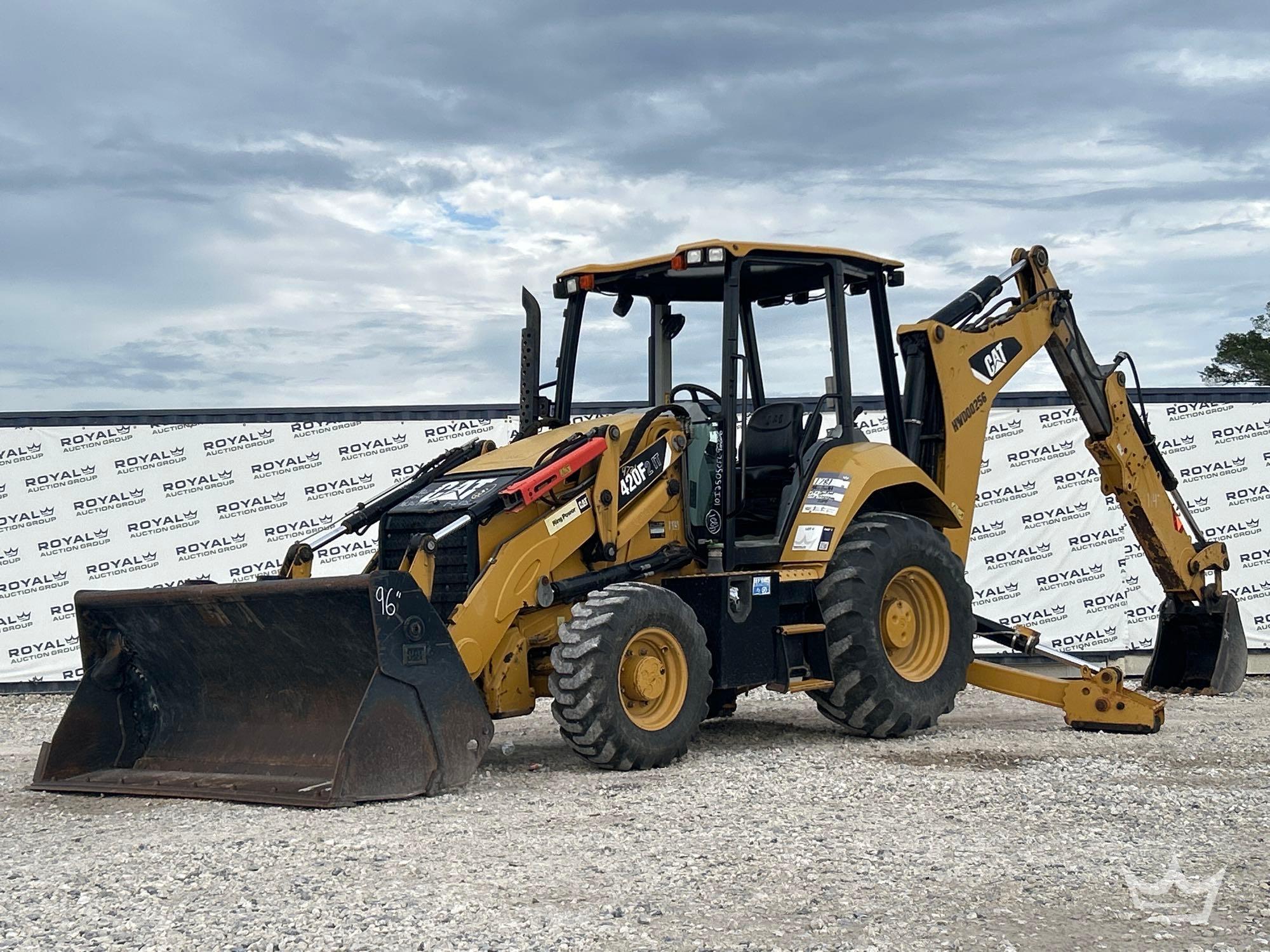 Photo of 2015 Caterpillar 420F2 IT