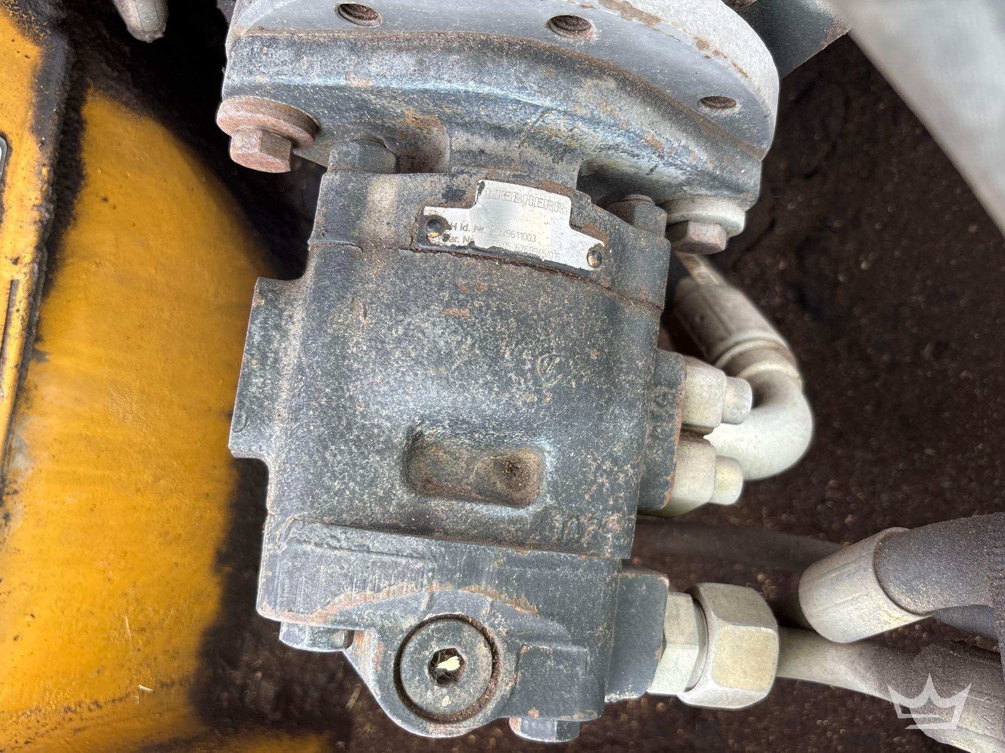 2005 John Deere 244J