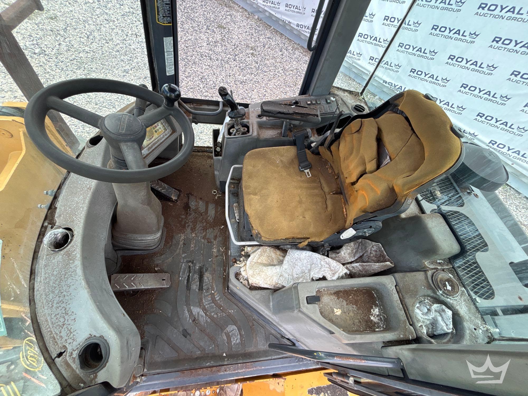 2005 John Deere 244J