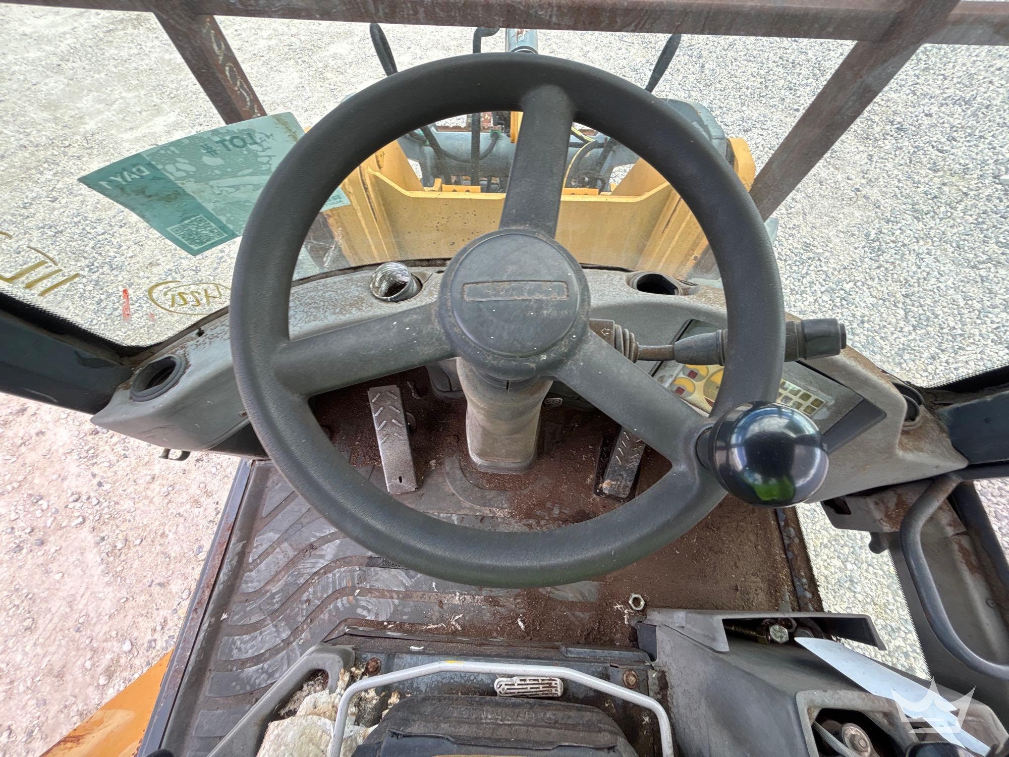 2005 John Deere 244J
