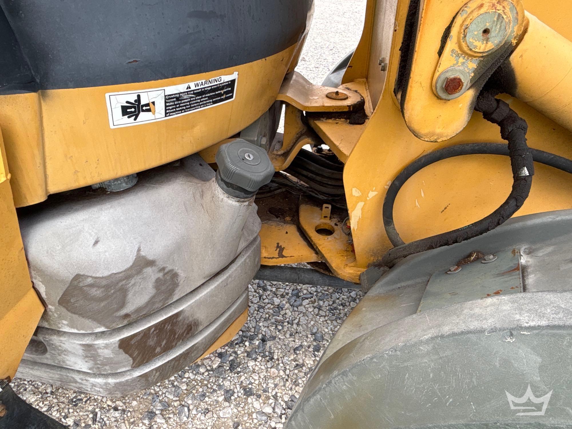 2005 John Deere 244J