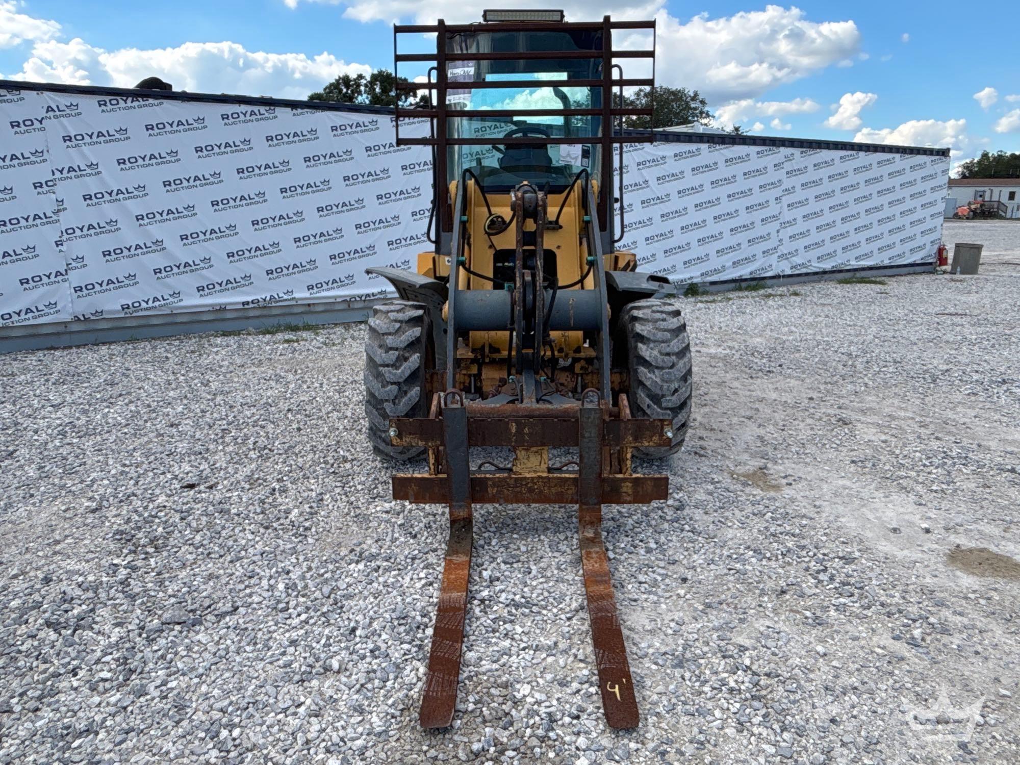 2005 John Deere 244J