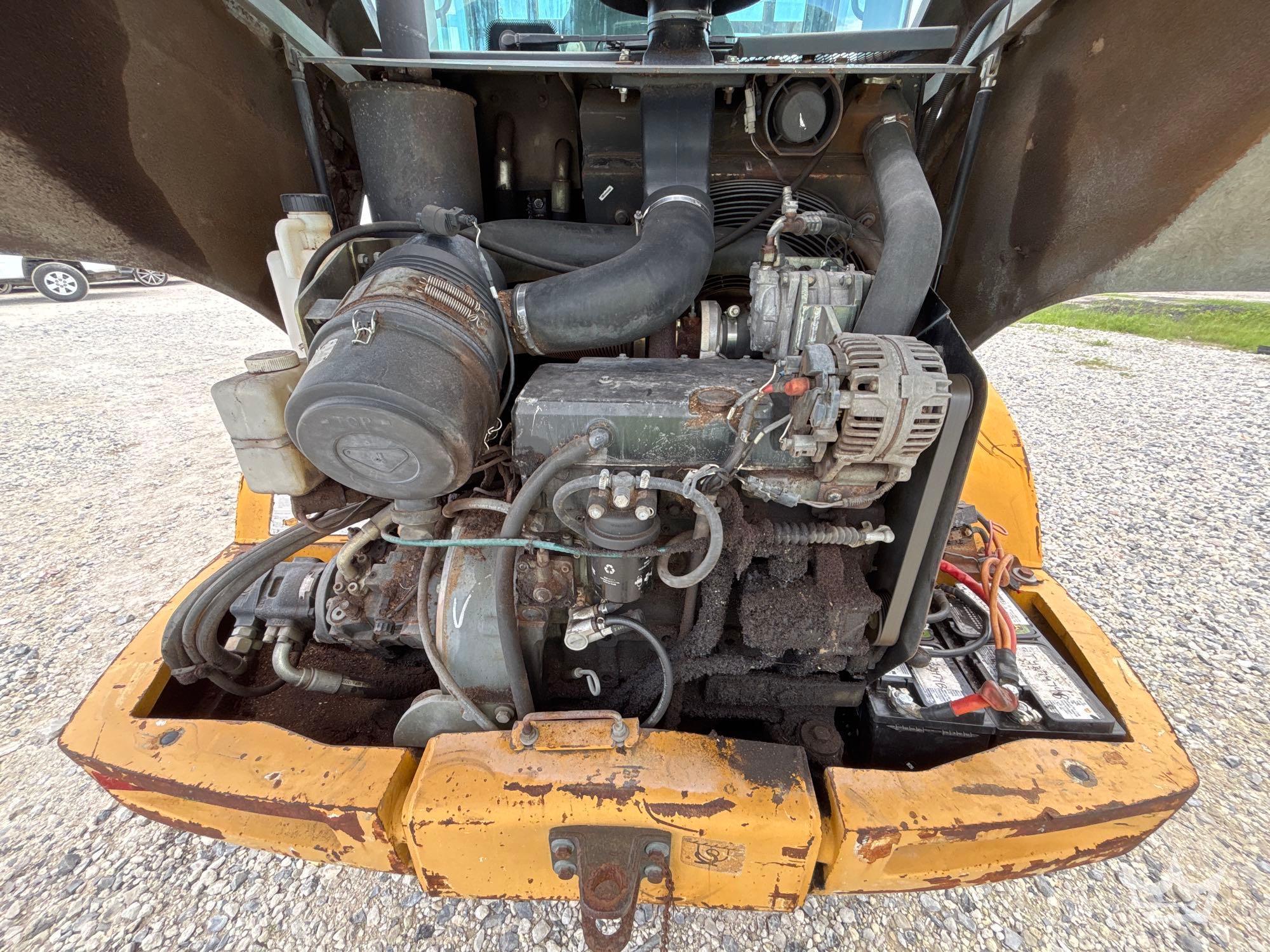 2005 John Deere 244J