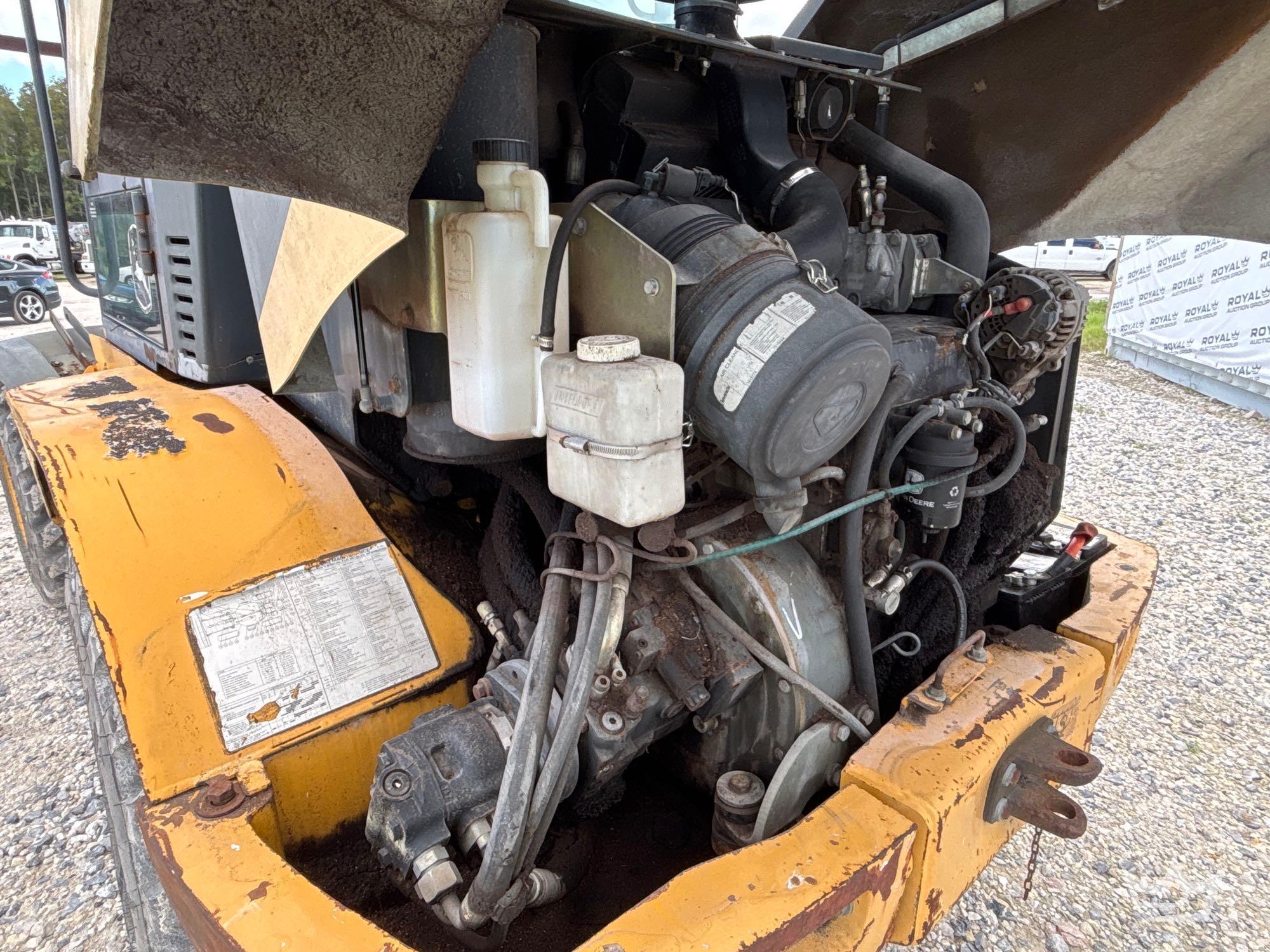 2005 John Deere 244J
