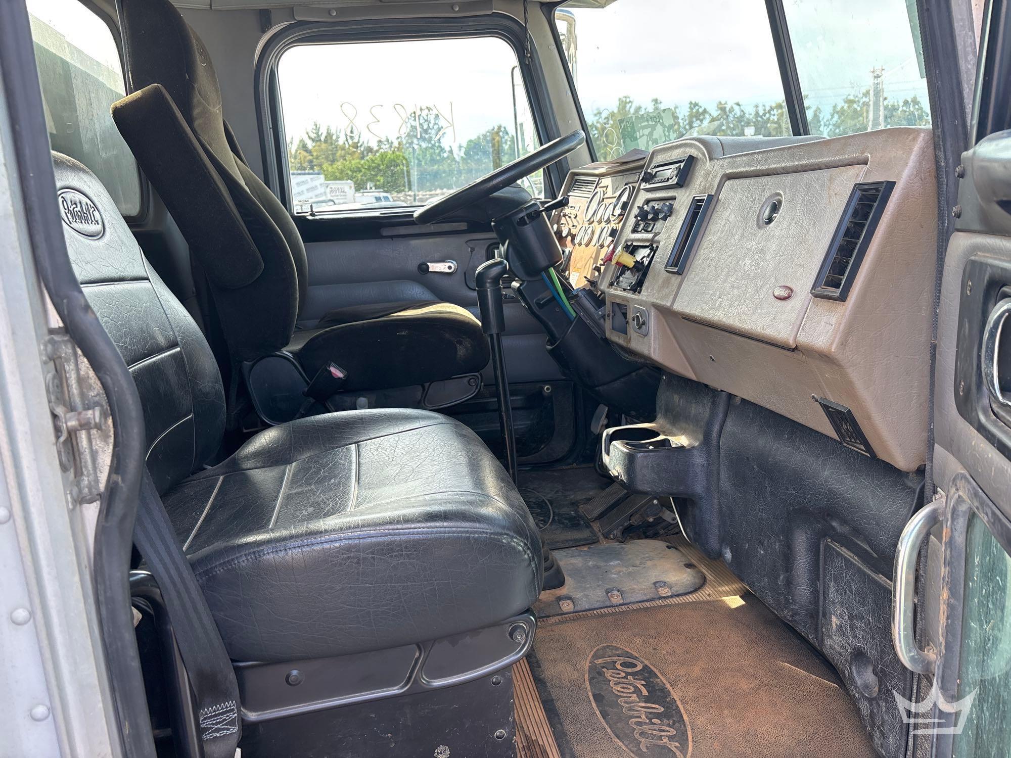 2008 Peterbilt 335