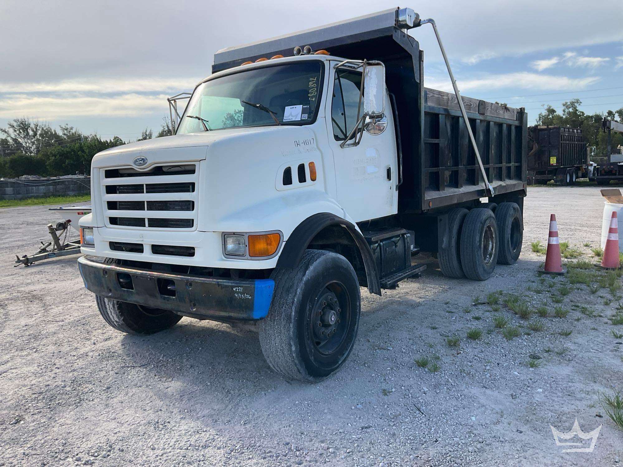 Photo of 1998 Ford LT8501