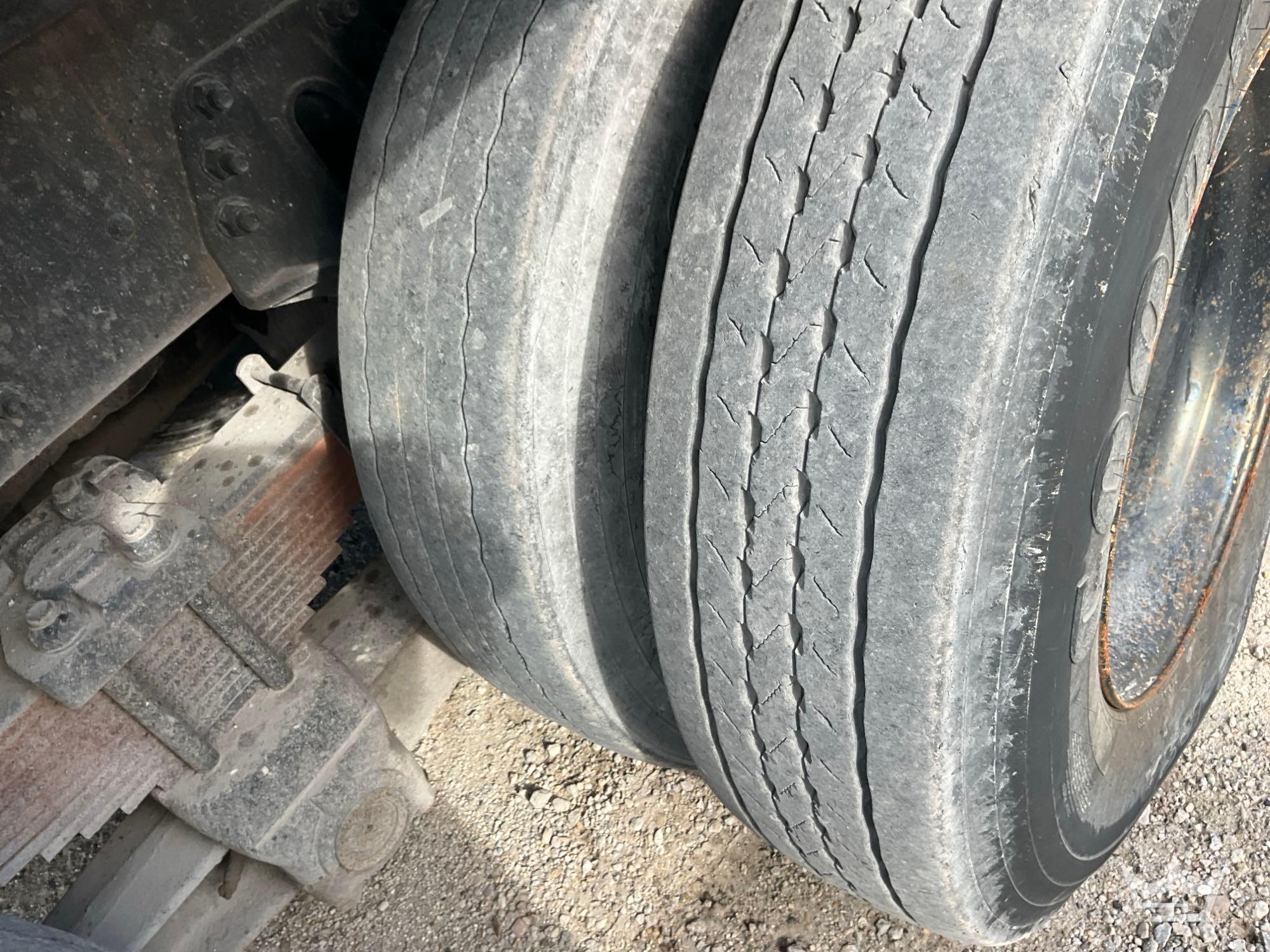 1998 Ford LT8501