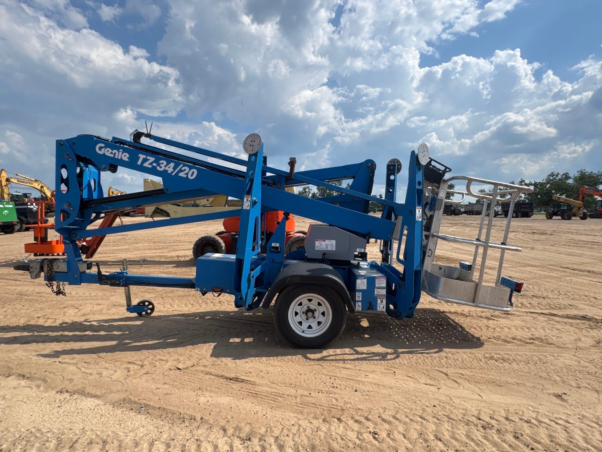 Photo of a 2020 Genie L250