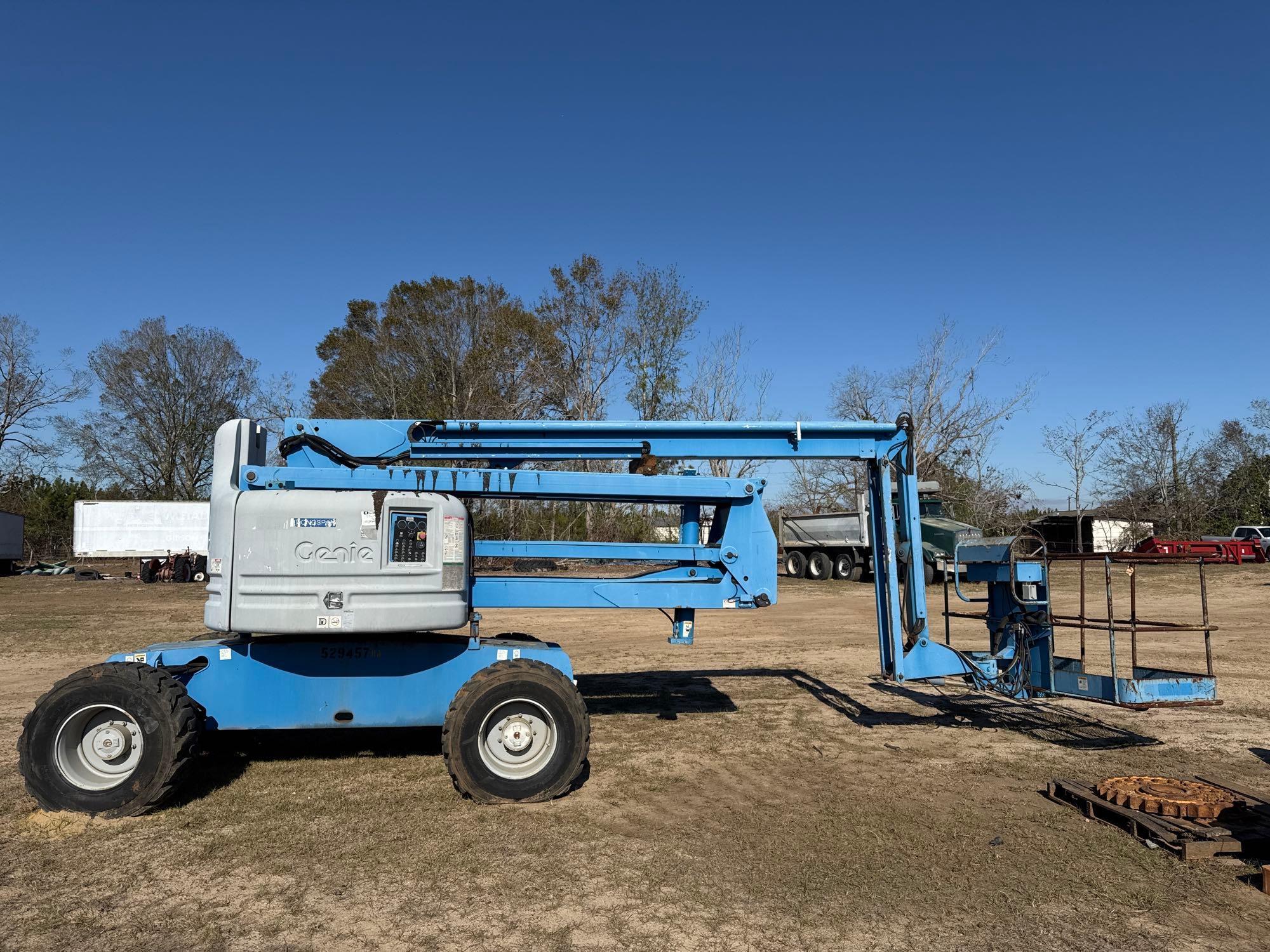 Photo of a 2013 JLG 400S