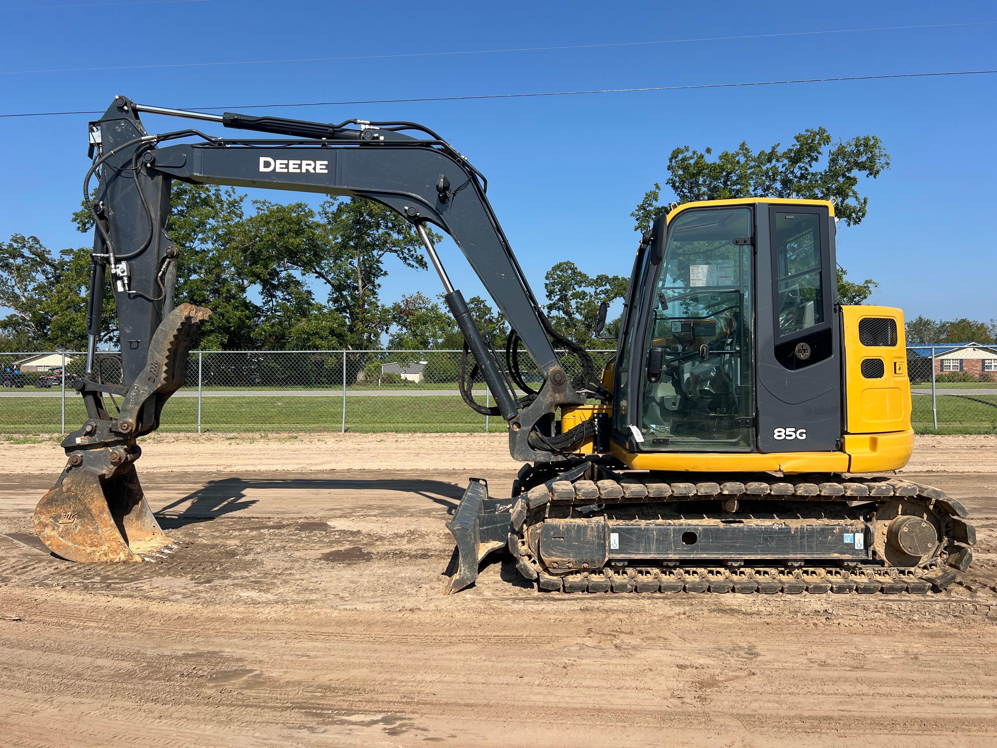 Photo of a  John Deere 308