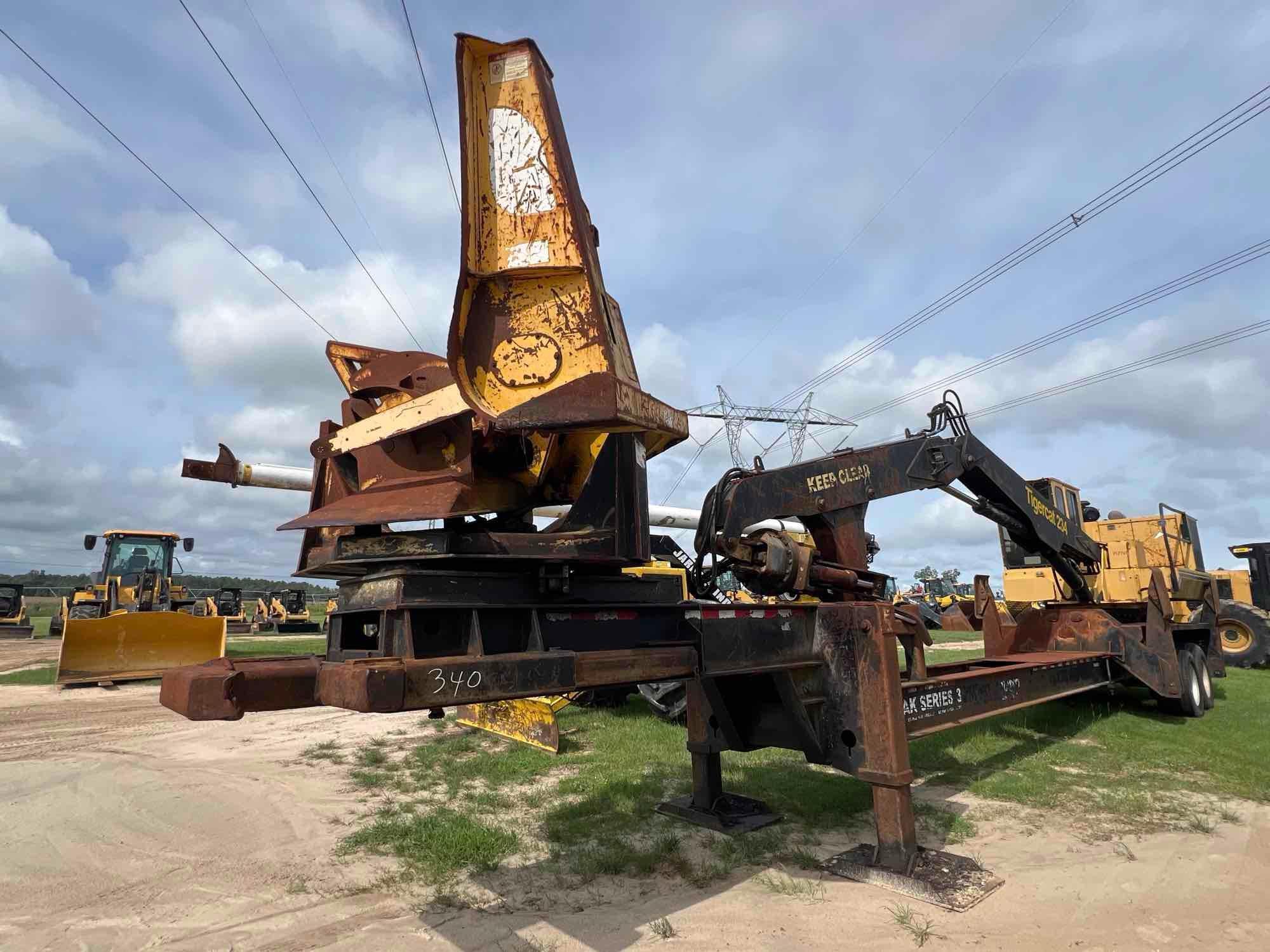 Photo of a  Caterpillar 573