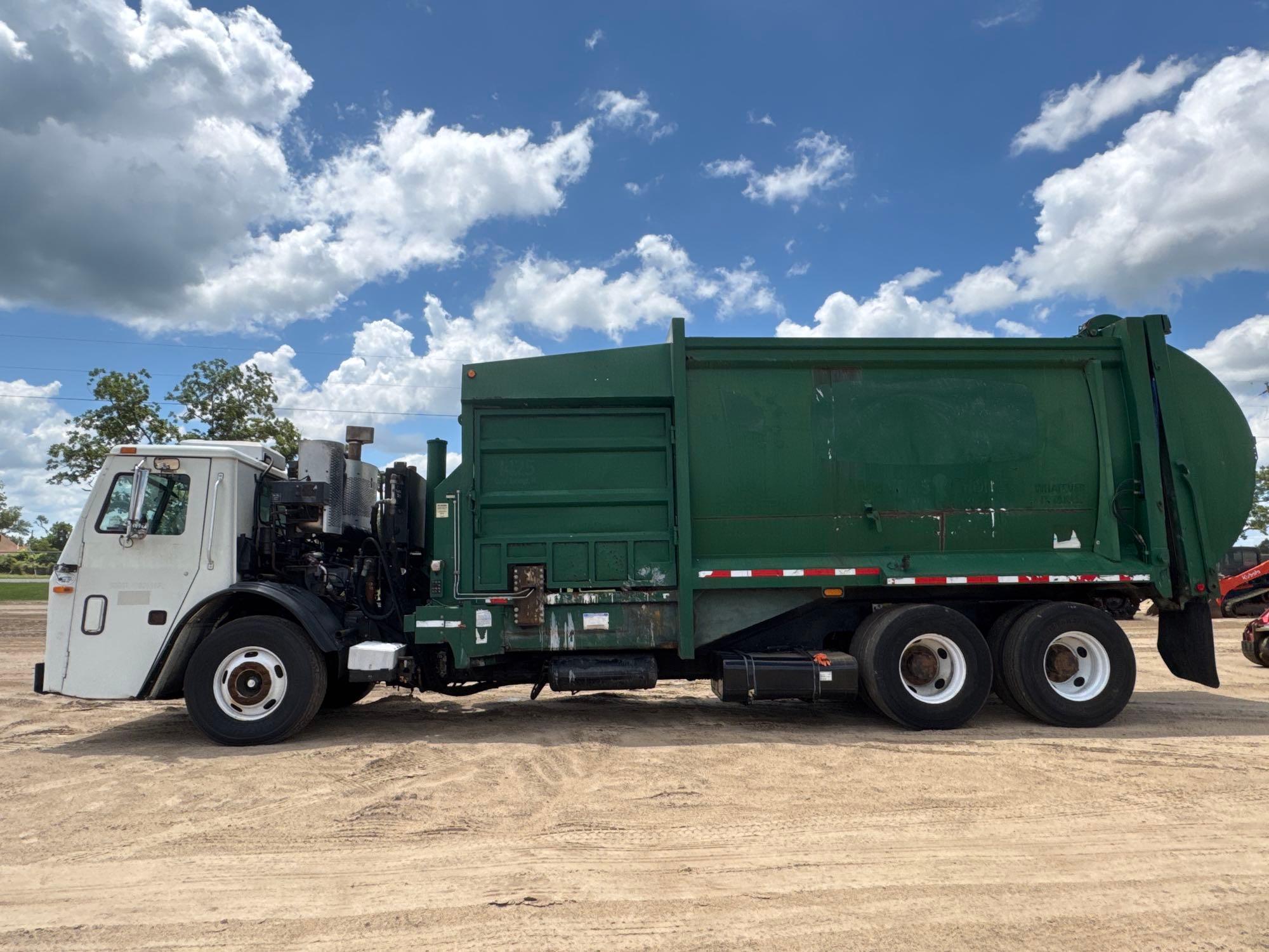 Photo of a  Mack ELITE