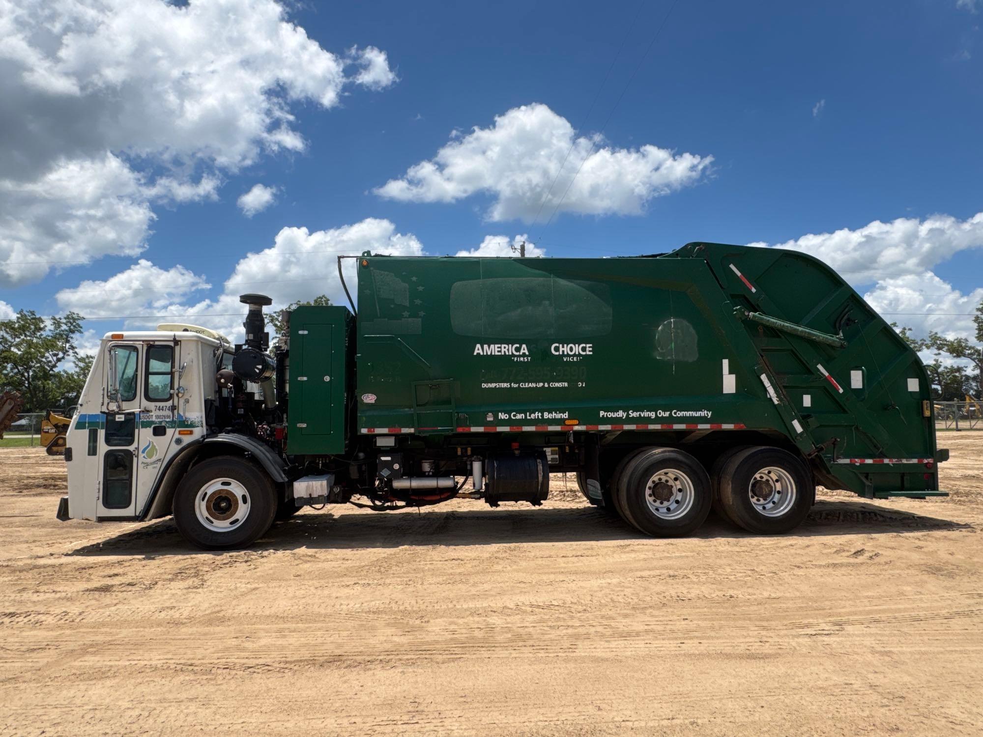 Photo of a  Mack ELITE