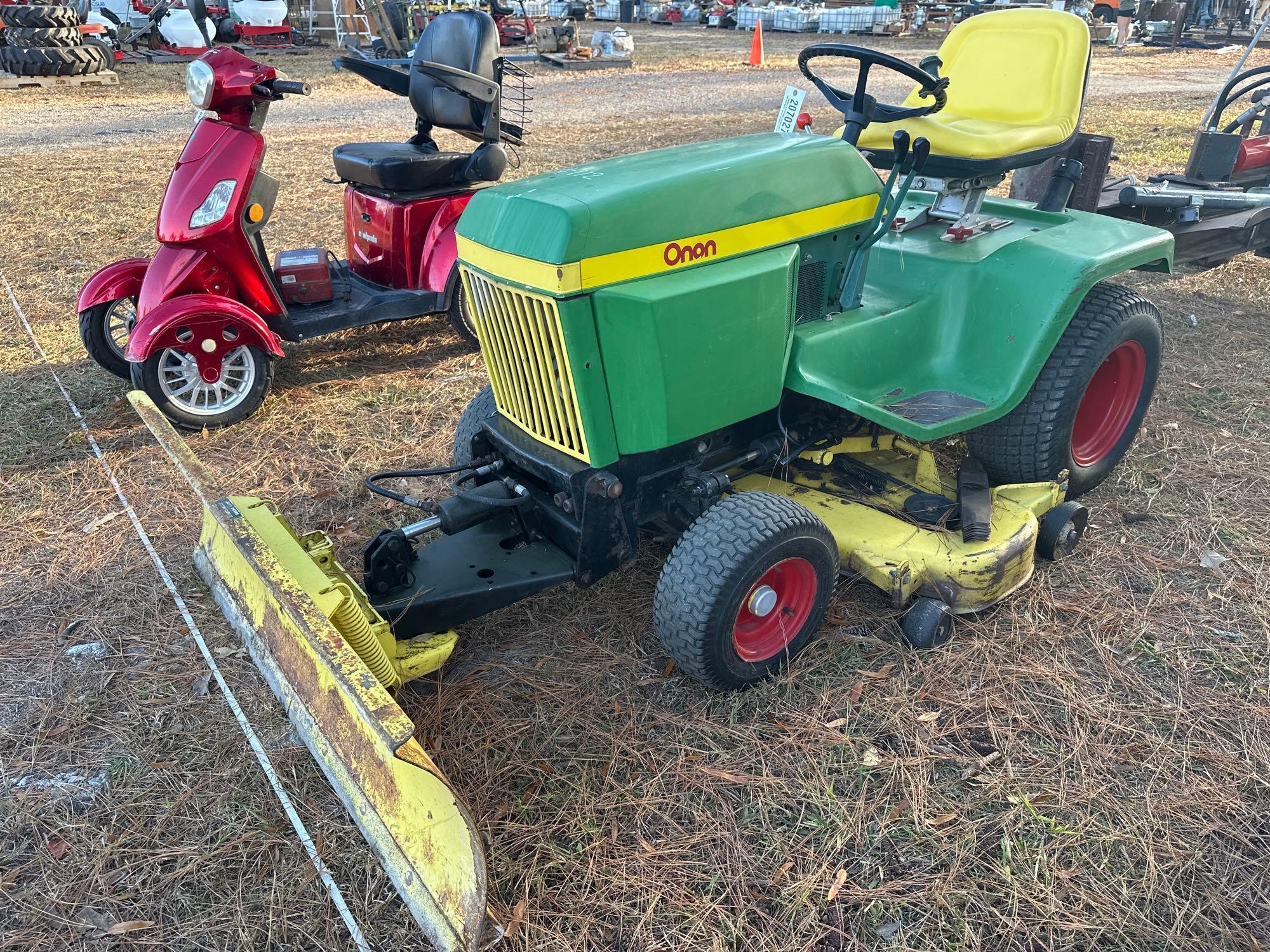 JOHN DEERE 318X RIDING MOWER