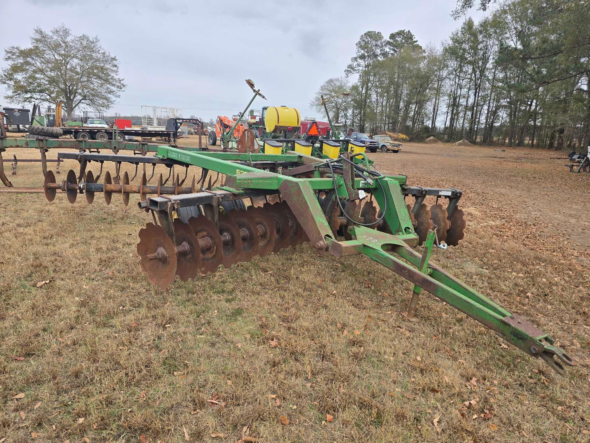 JOHN DEERE 630 DISC HARROW