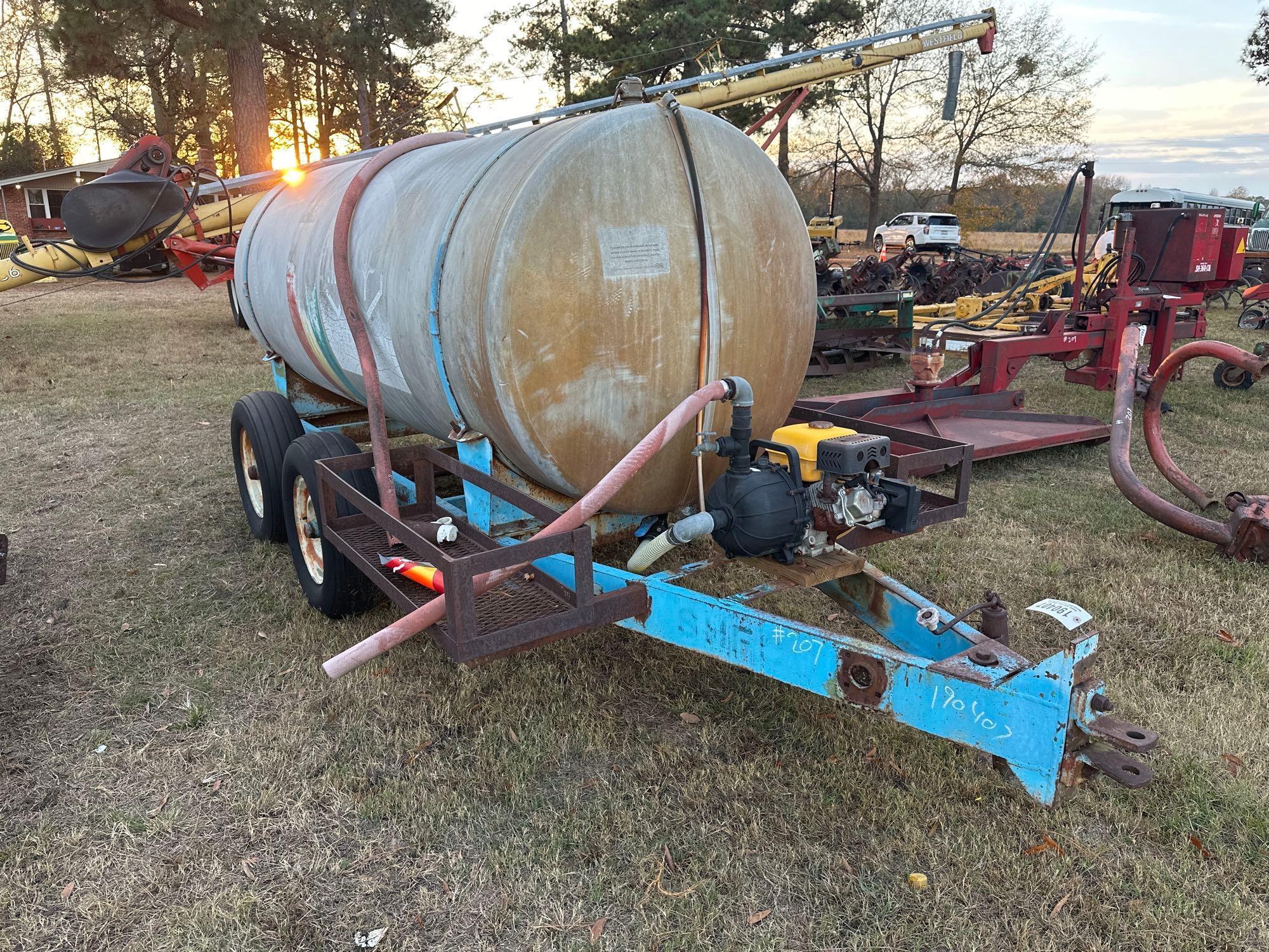 JOHN DEERE 1000 GALLON ALUMINUM NURSE TANK