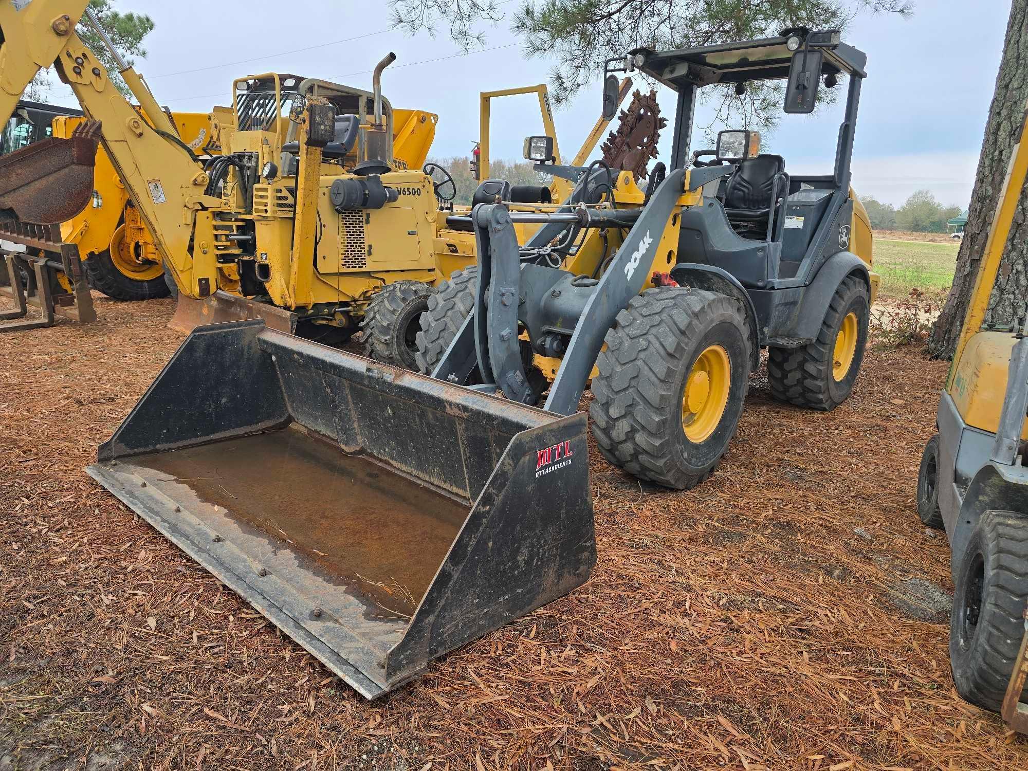 JOHN DEERE 204K WHEEL LOADER