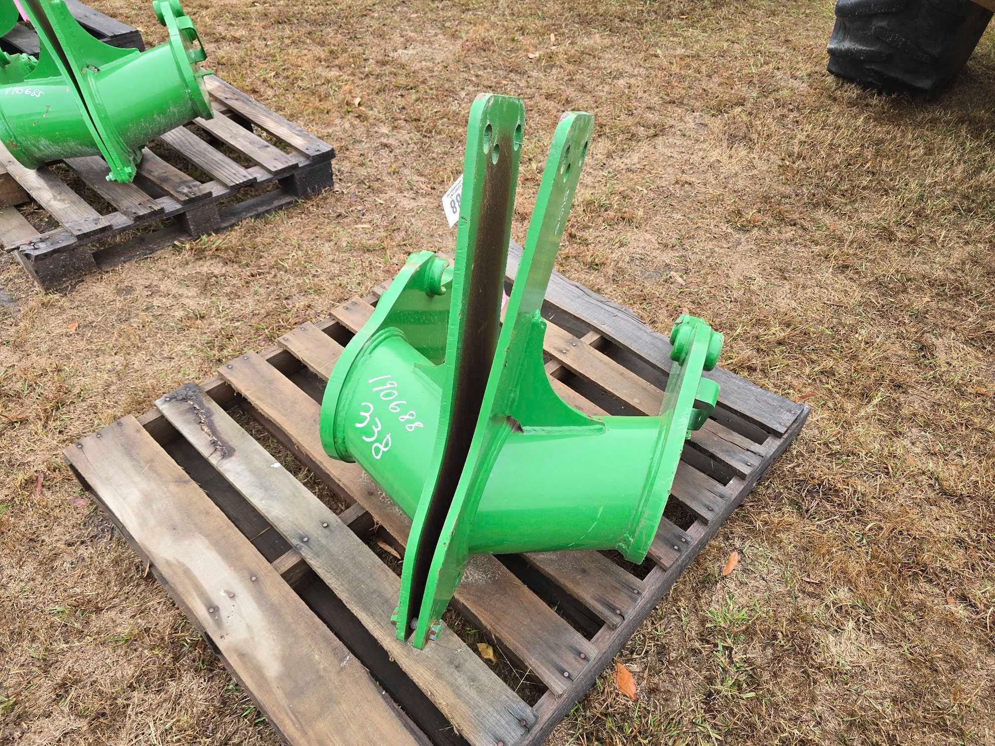 JOHN DEERE LOADER BRACKETS FOR 5000 SERIES TRACTOR