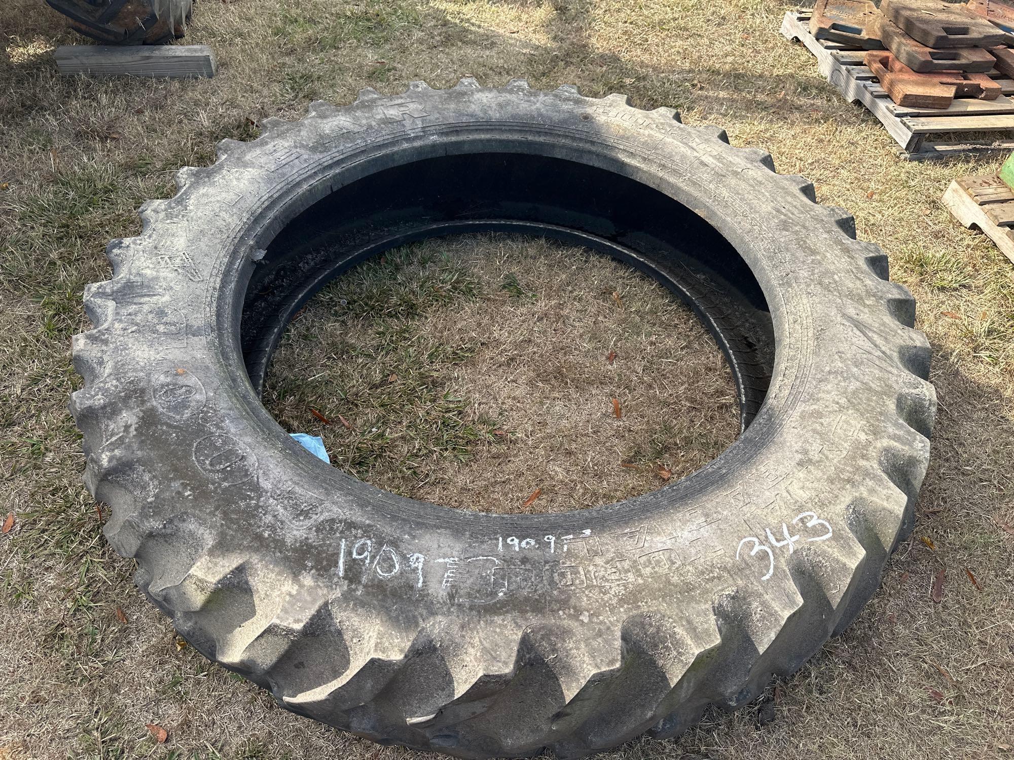 (1) 420/80R46 USED TIRE