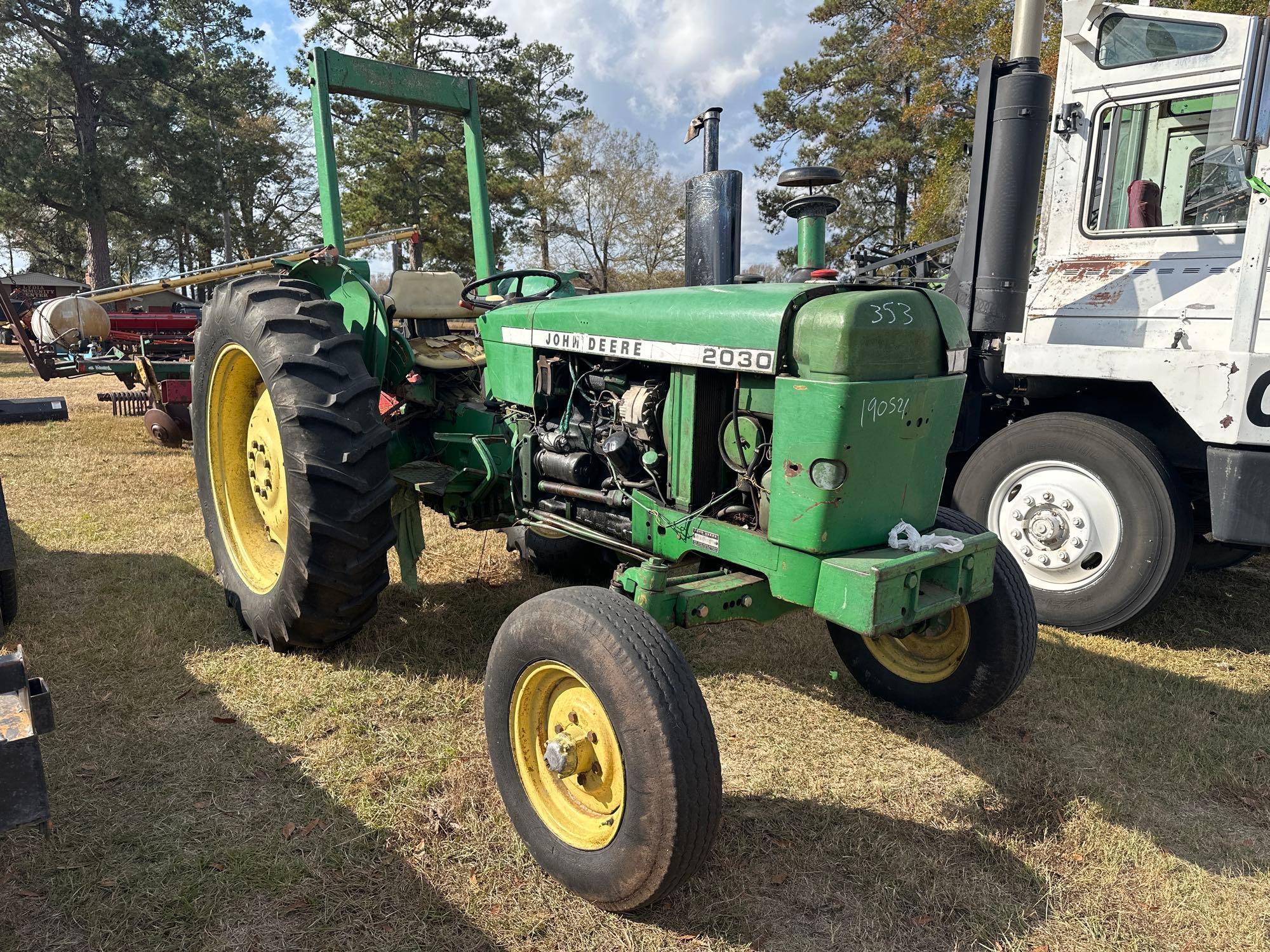 JOHN DEERE 2030 TRACTOR