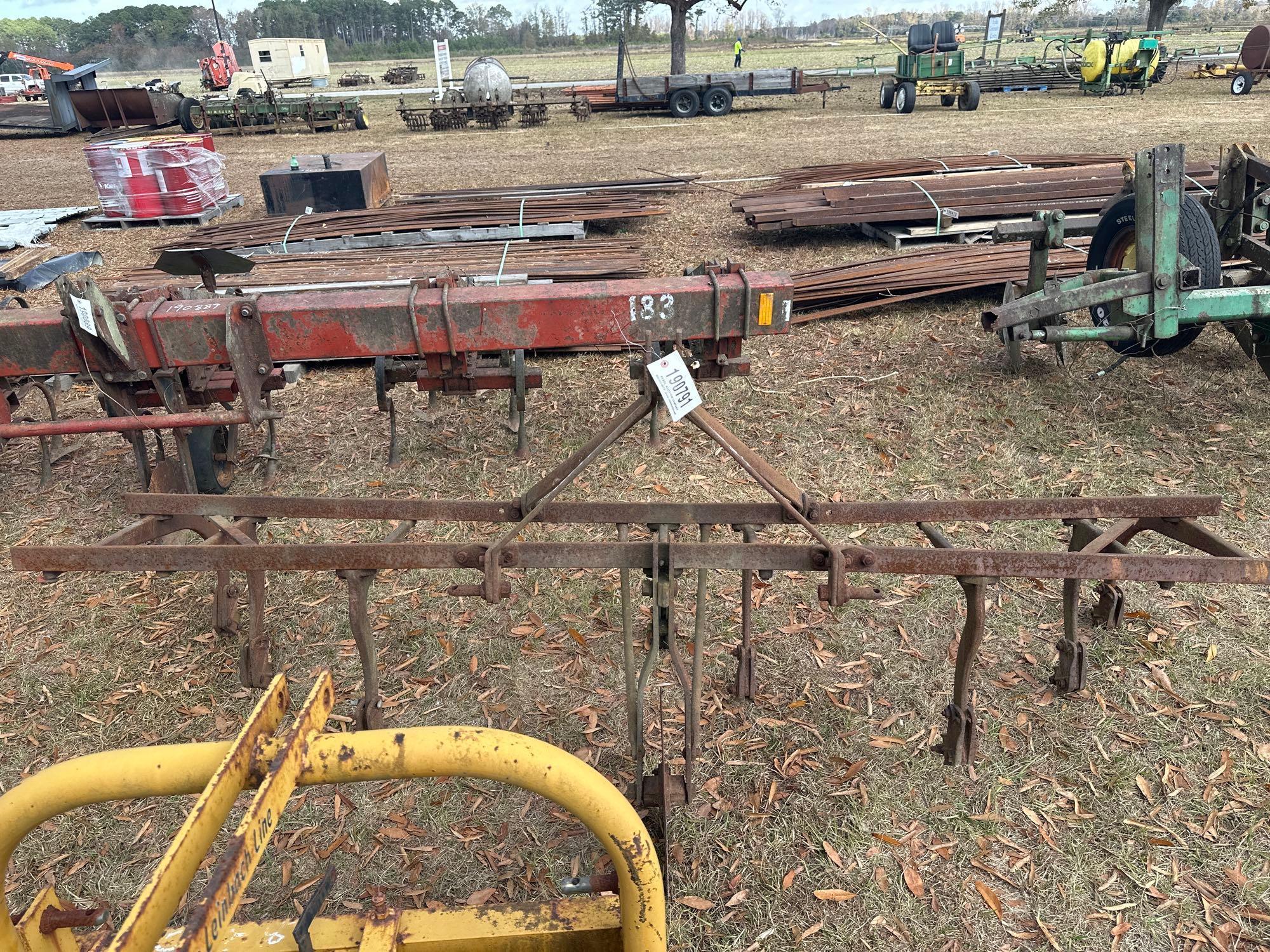 2000 International 183