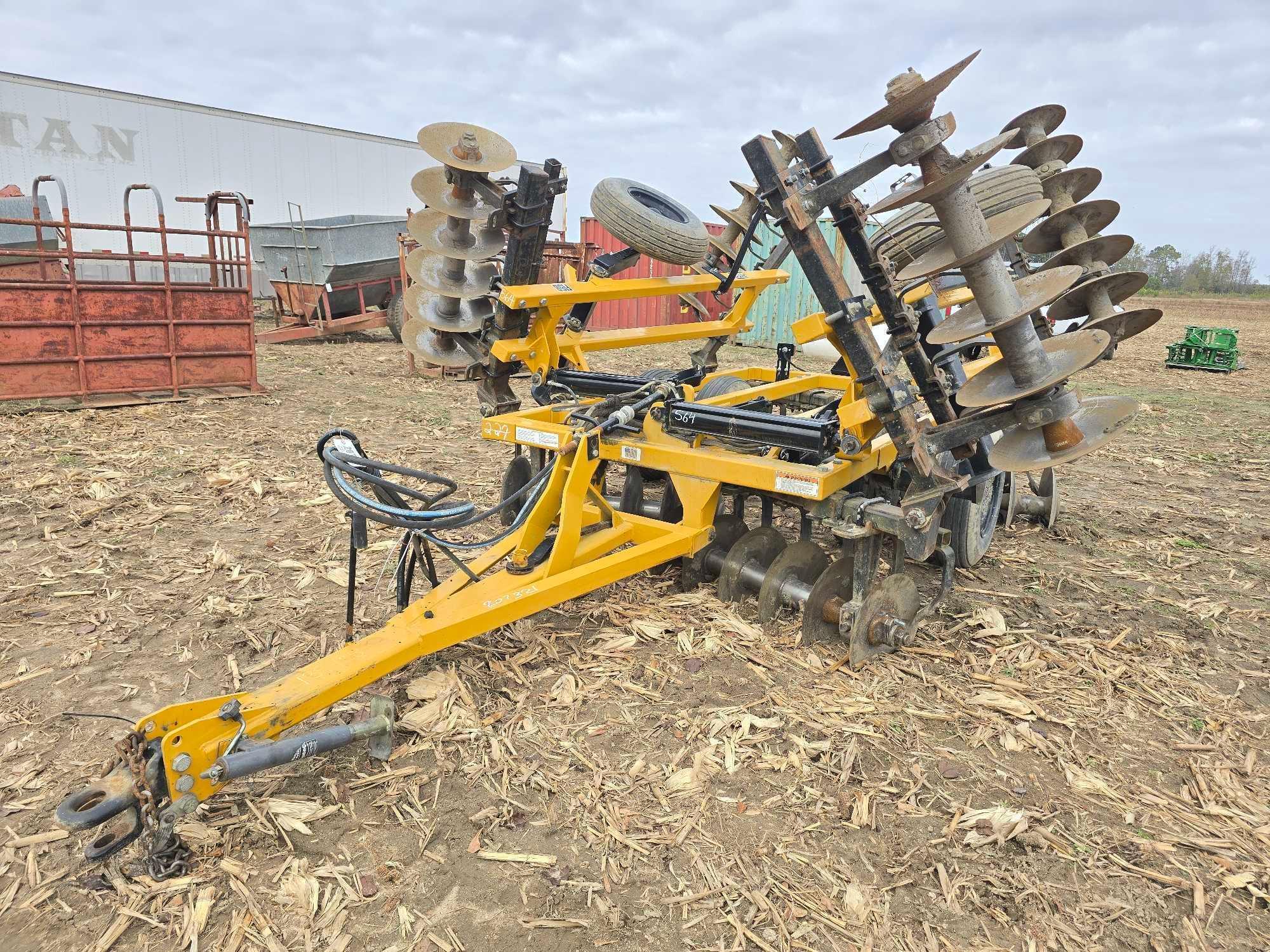 AMCO F15B 48 BLADE HYD FOLD DISC HARROW